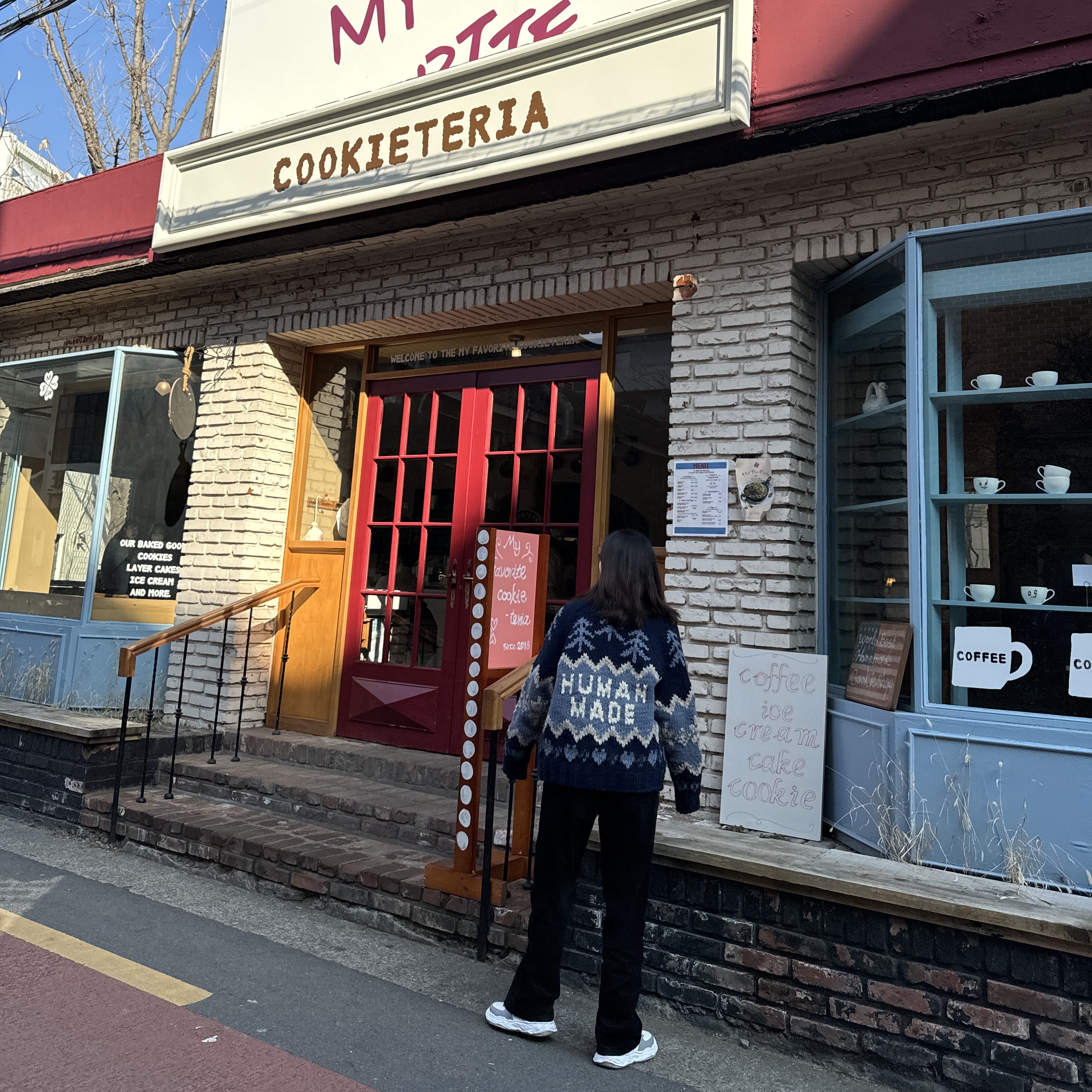 Human Made Polar Bear Cowichian Navy, Maison Mihara Yasuhiro Wayne OG Sole Leather Low-top Sneakers Gray White 착용 스타일 - 2