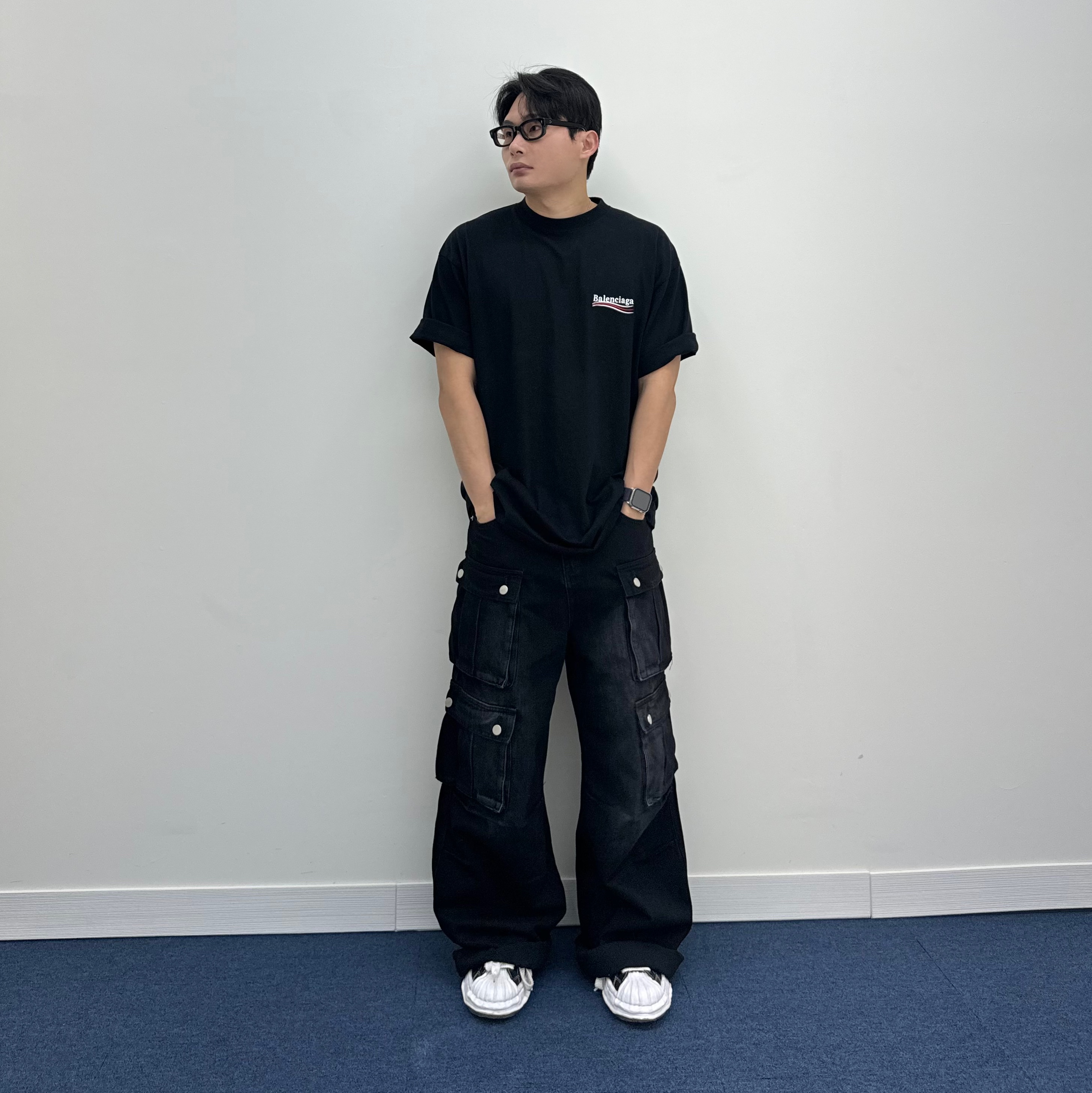 Maison Mihara Yasuhiro Blakey OG Sole Canvas Low-top Sneakers Black White, (W) Balenciaga Political Campaign Small Fit T-Shirt Black 착용 스타일 - 4