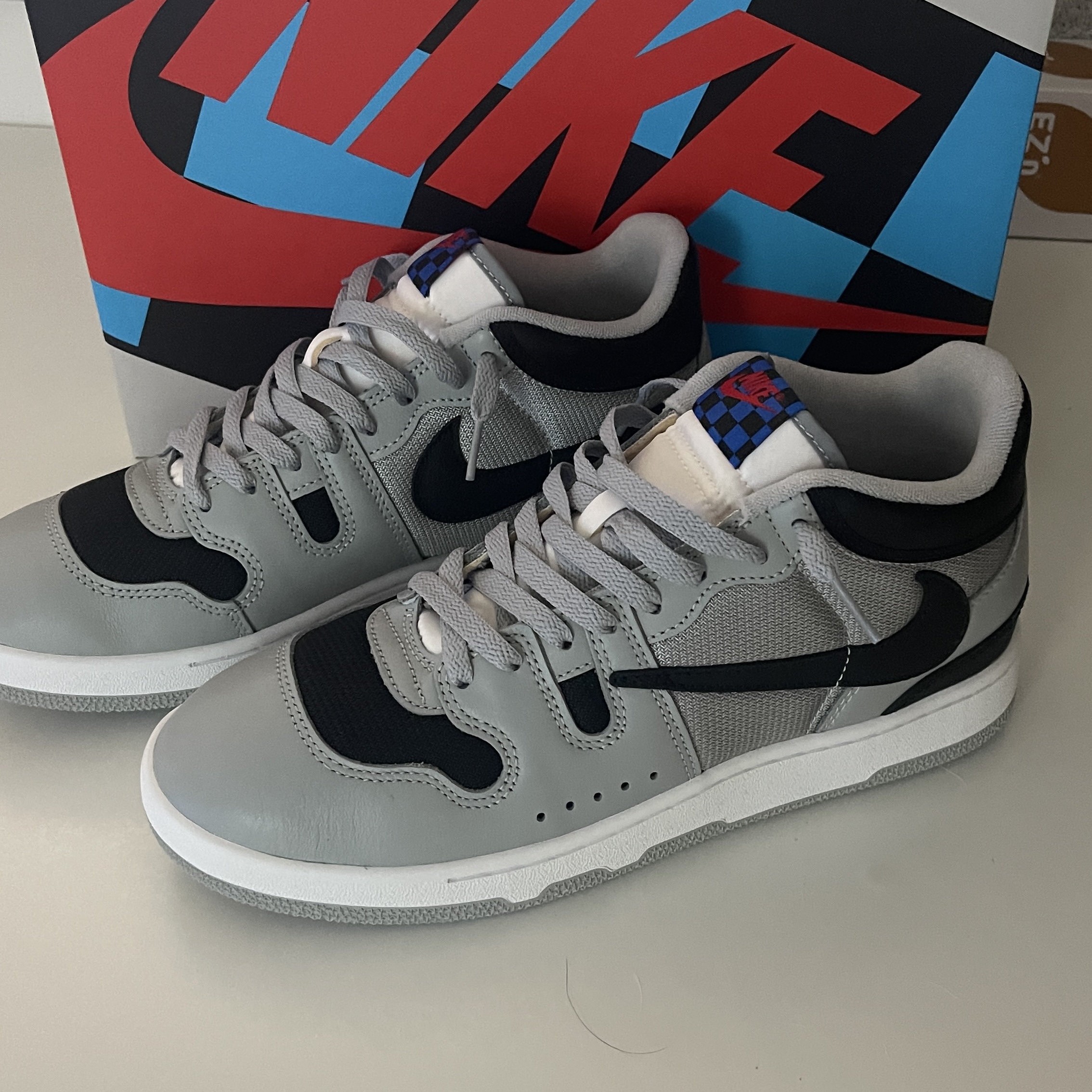 Nike x Travis Scott Mac Attack SP Light Smoke Grey 착용 스타일