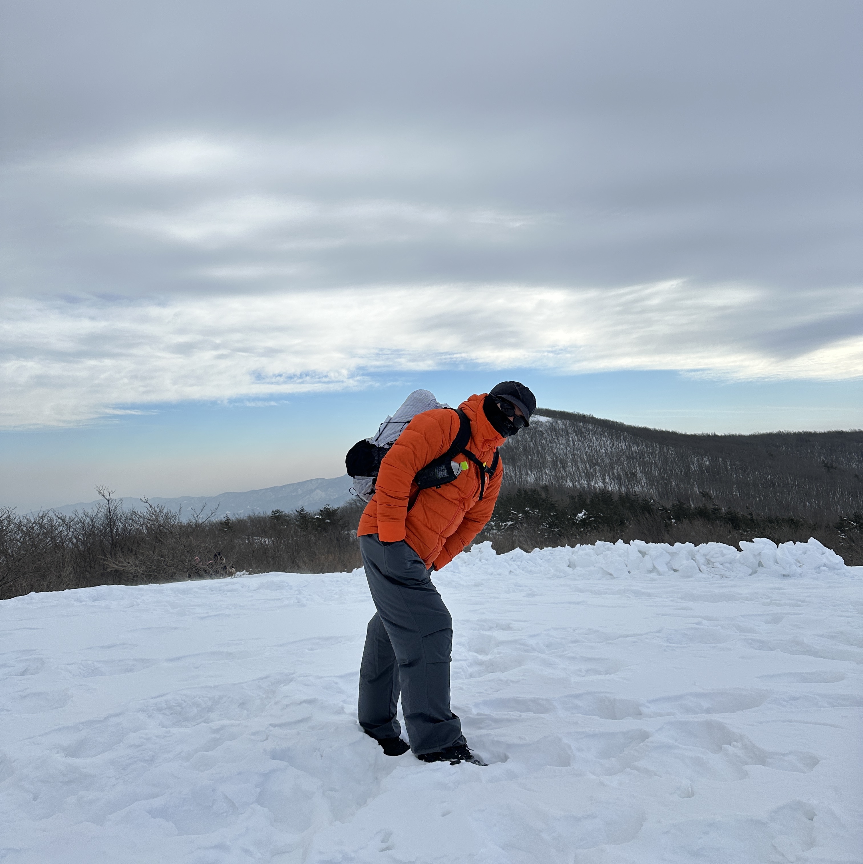 Arc'teryx Thorium Hoody Phenom, Arc'teryx Rho Lightweight Wool Neck Gaiter Black 착용 스타일