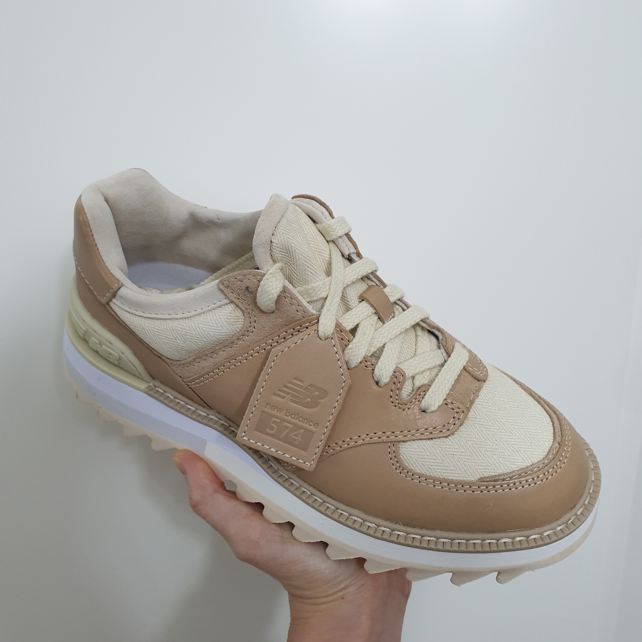 New Balance x Tokyo Design Studio 574 Vachetta Tan 착용 스타일