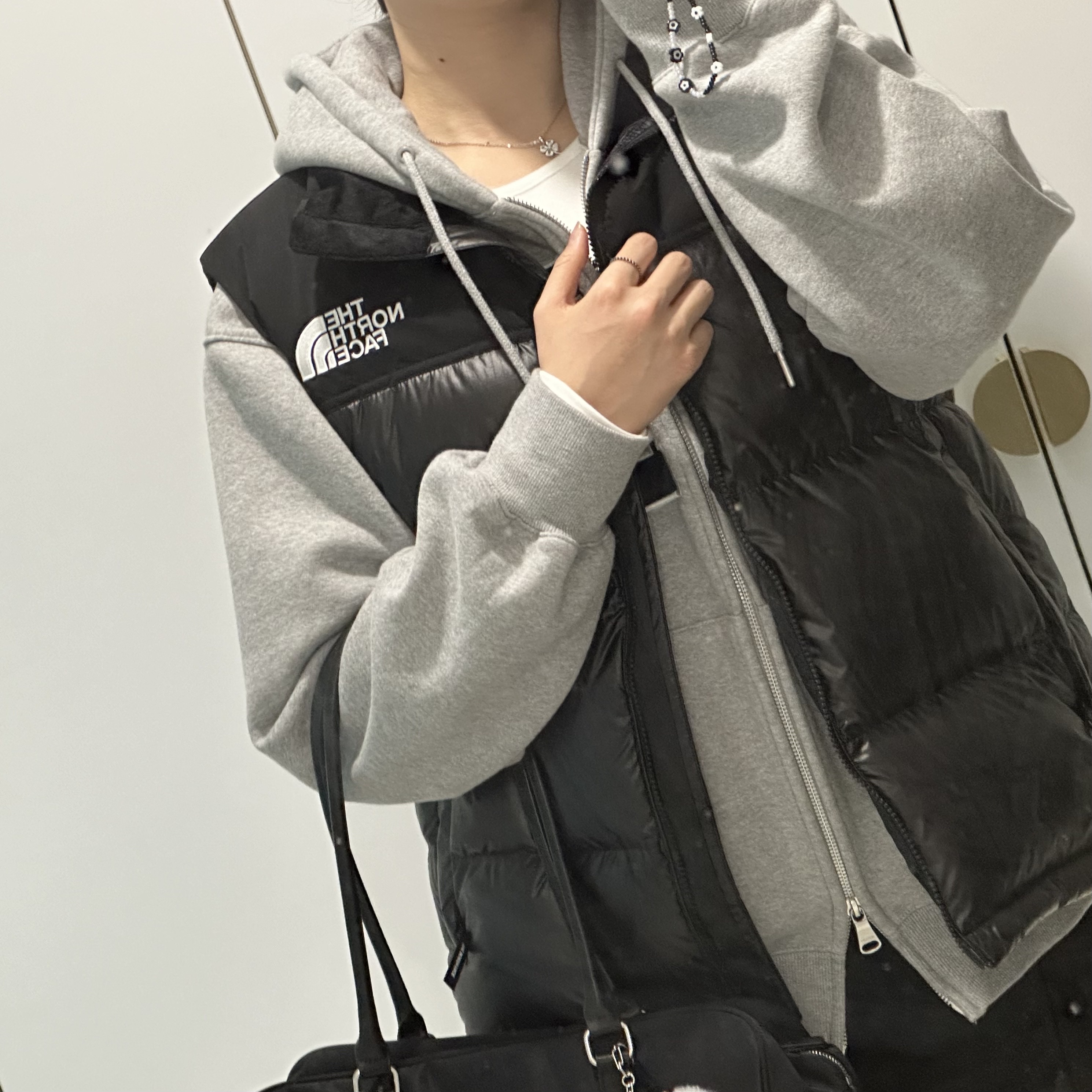 The North Face White Label Novelty Nuptse Down Vest Black 착용 스타일 - 1
