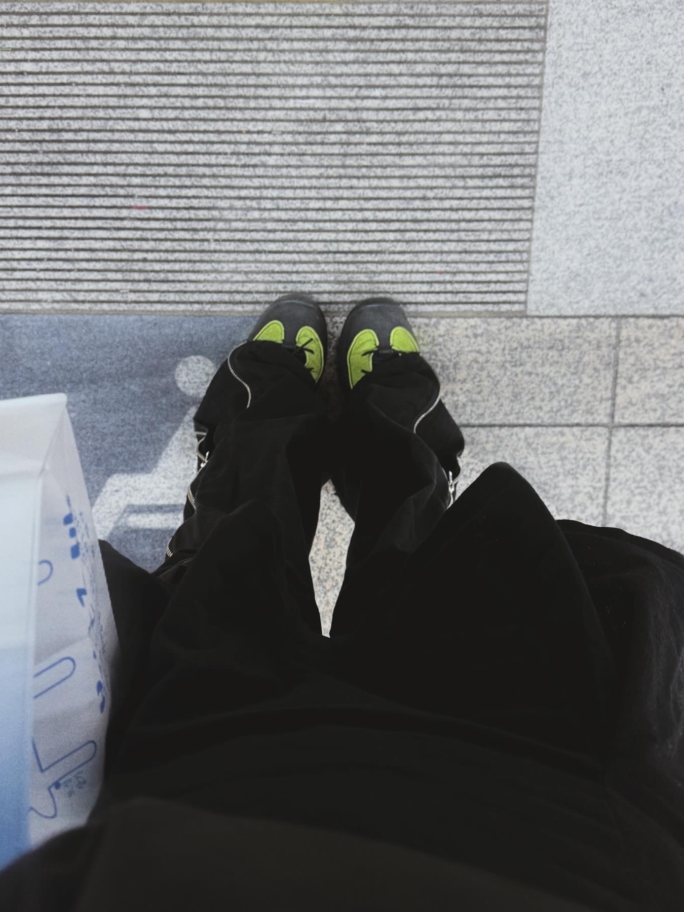 Nike x Stussy Air Penny II Vivid Green and Black 착용 스타일 - 3