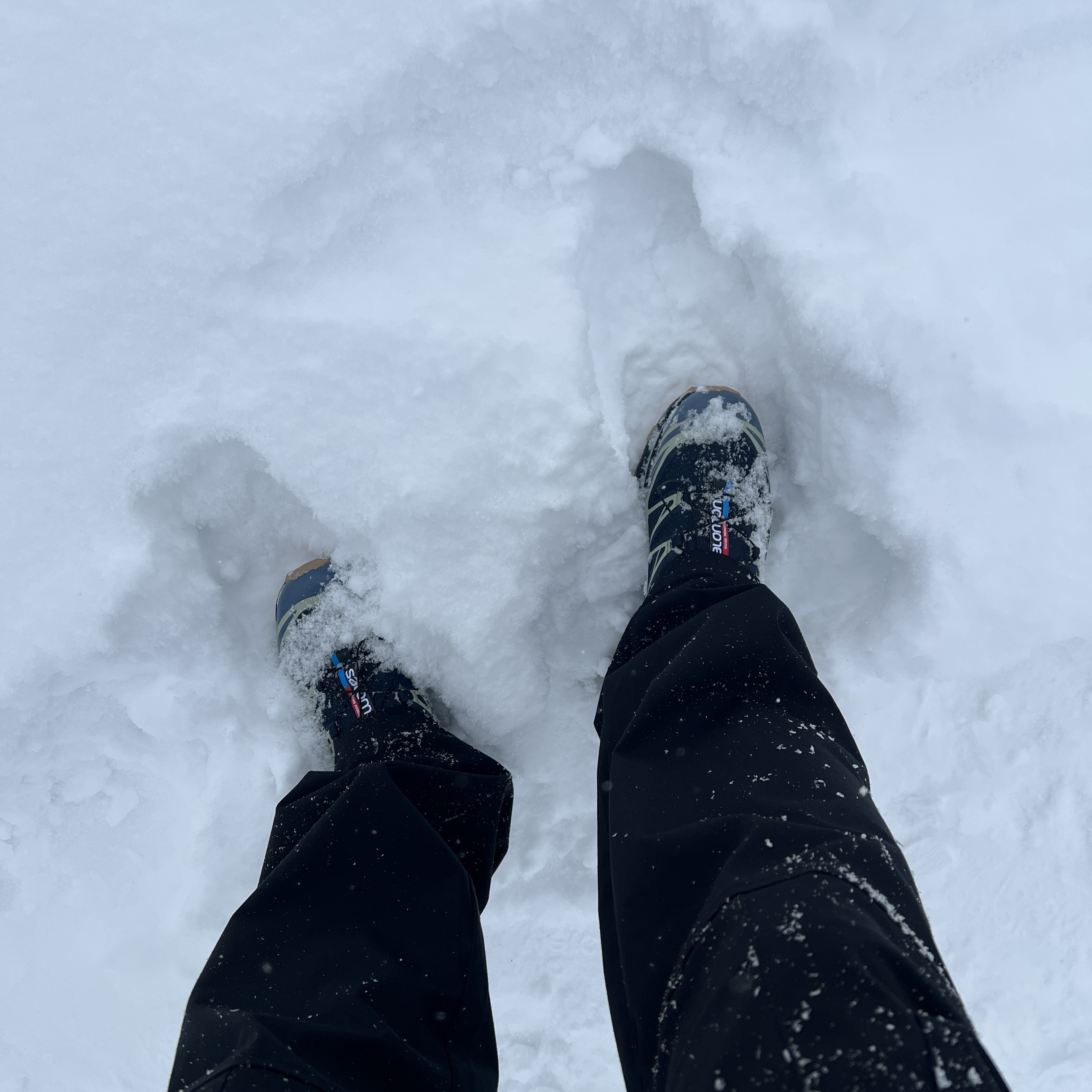 Salomon XT-6 GTX Carbon Bering Sea 착용 스타일