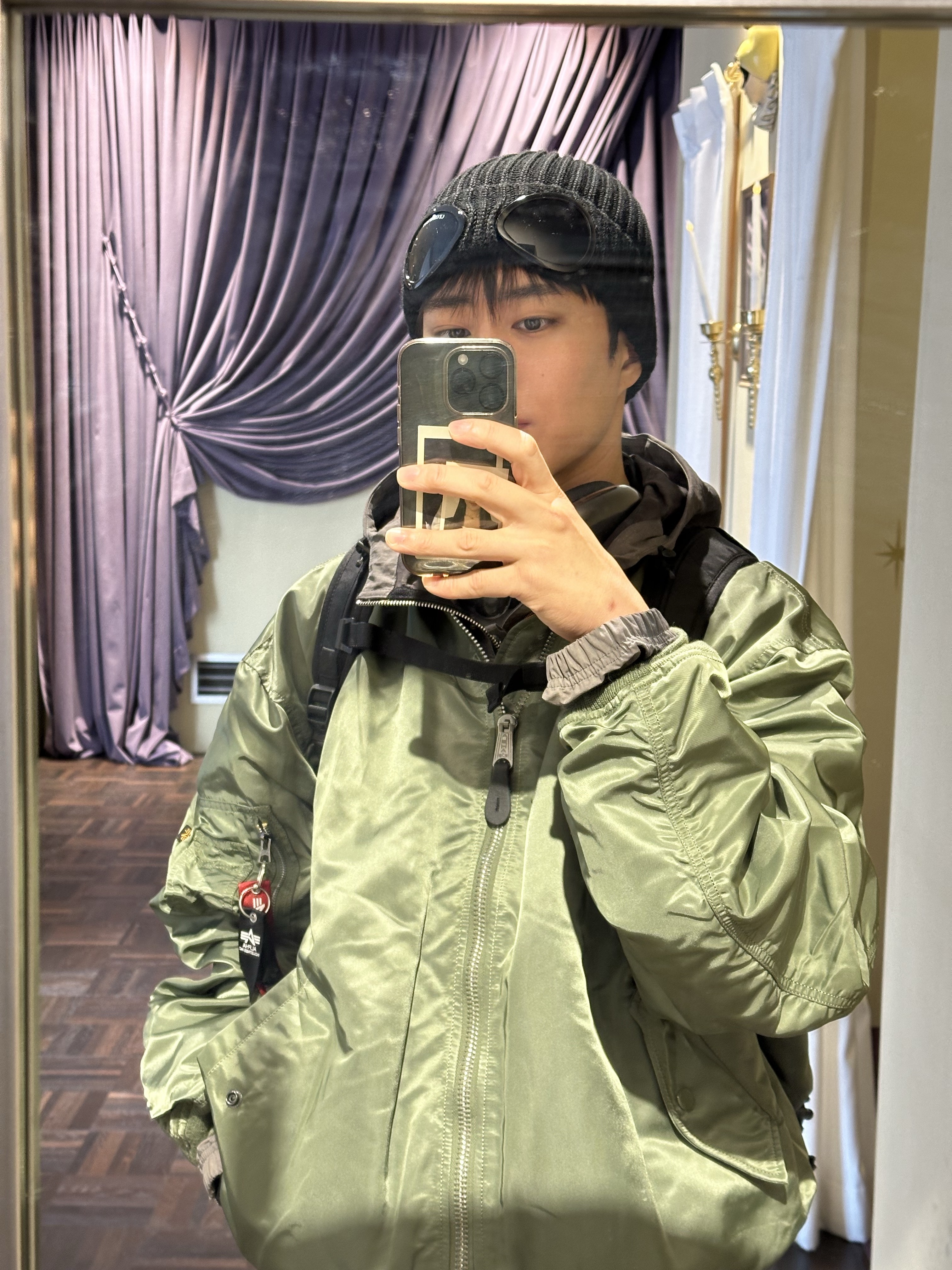 C.P. Company Extra Fine Merino Wool Goggle Beanie Black, Apple AirPods Max Lightning Space Gray (Korean Ver.) 착용 스타일 - 3
