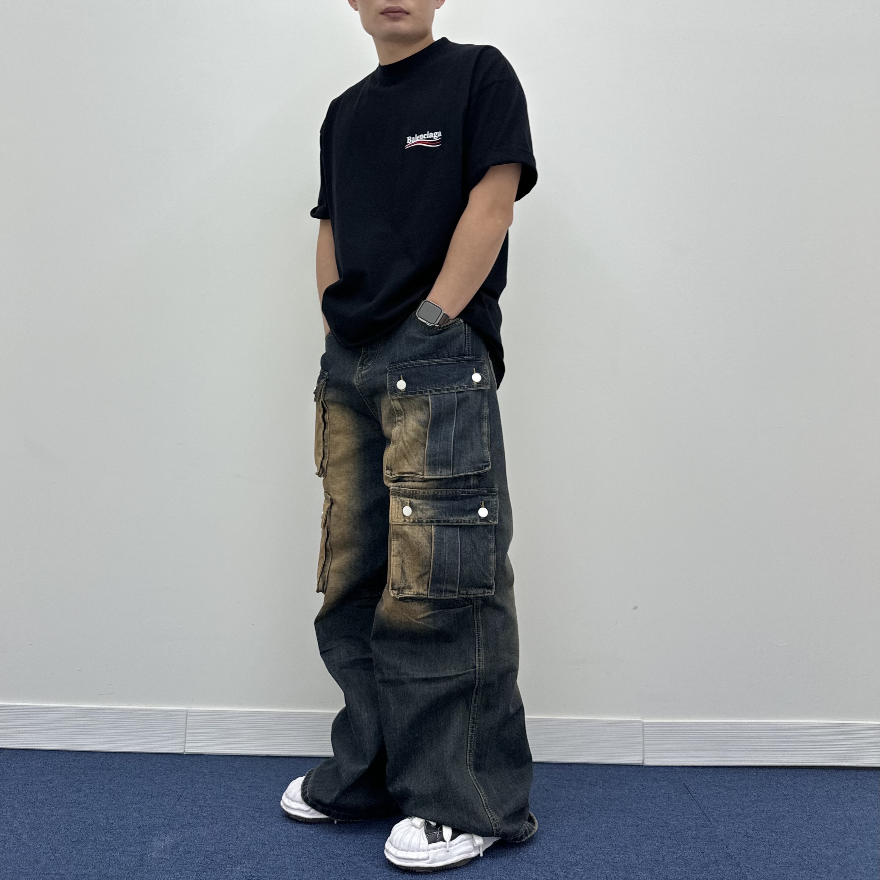 Maison Mihara Yasuhiro Blakey OG Sole Canvas Low-top Sneakers Black White, (W) Balenciaga Political Campaign Small Fit T-Shirt Black 착용 스타일 - 1