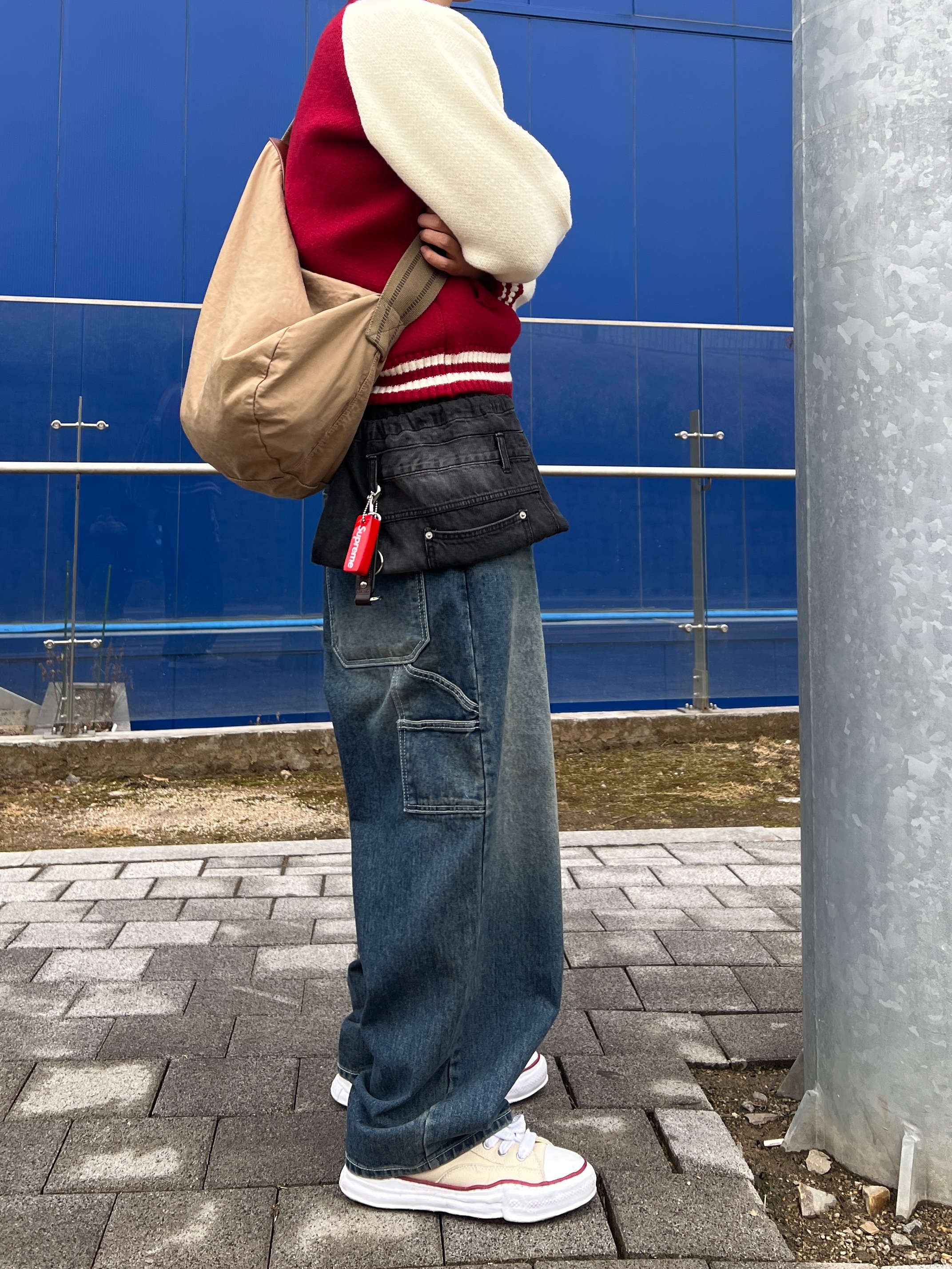 Maison Mihara Yasuhiro Peterson OG Sole Canvas Low-top Sneakers Natural, Supreme Floating Keychain Red - 23FW 착용 스타일 - 3