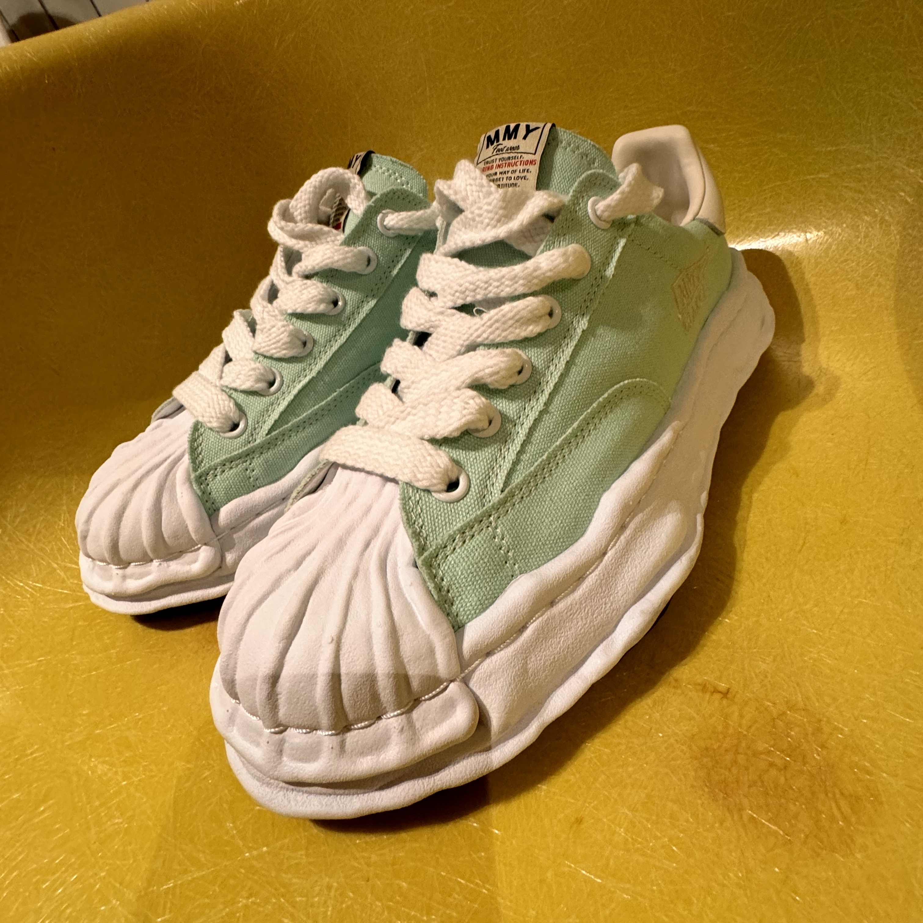 Maison Mihara Yasuhiro Blakey OG Sole Canvas Low-top Sneakers Light Blue 착용 스타일