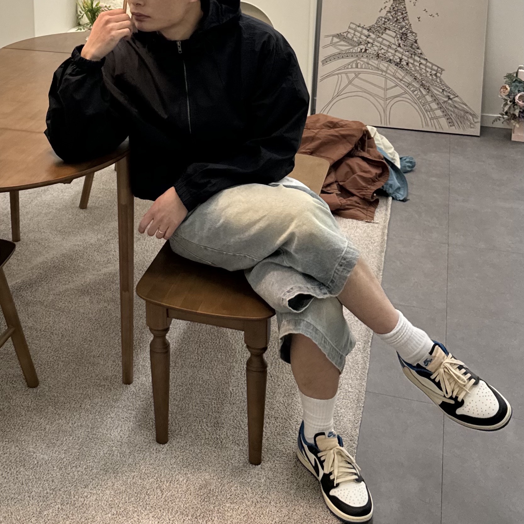 Jordan 1 x Travis Scott x Fragment Retro Low OG SP Military Blue 착용 스타일 - 3