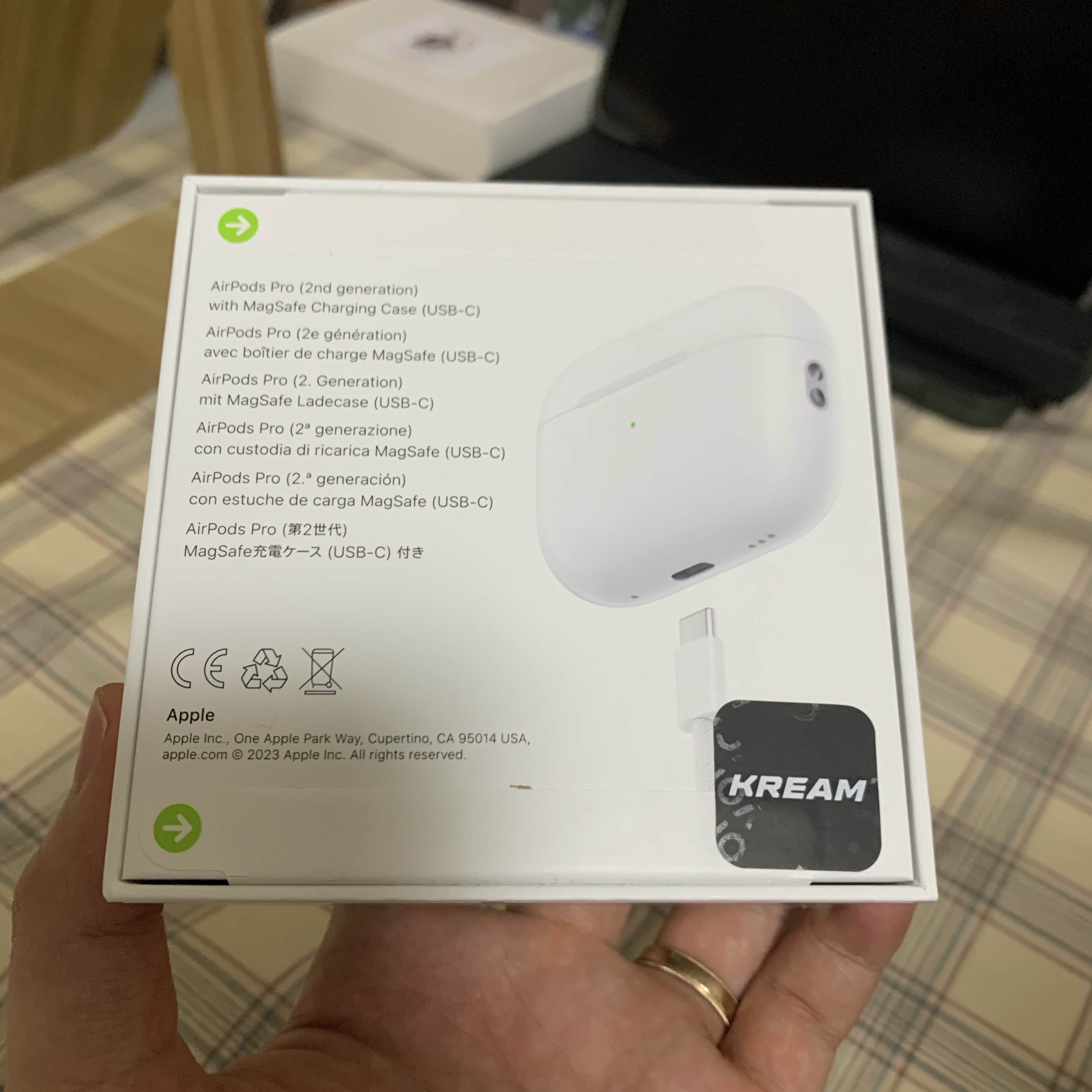 Apple Airpods Pro 2nd Gen with MagSafe Charging Case USB C (Korean Ver.) 착용 스타일