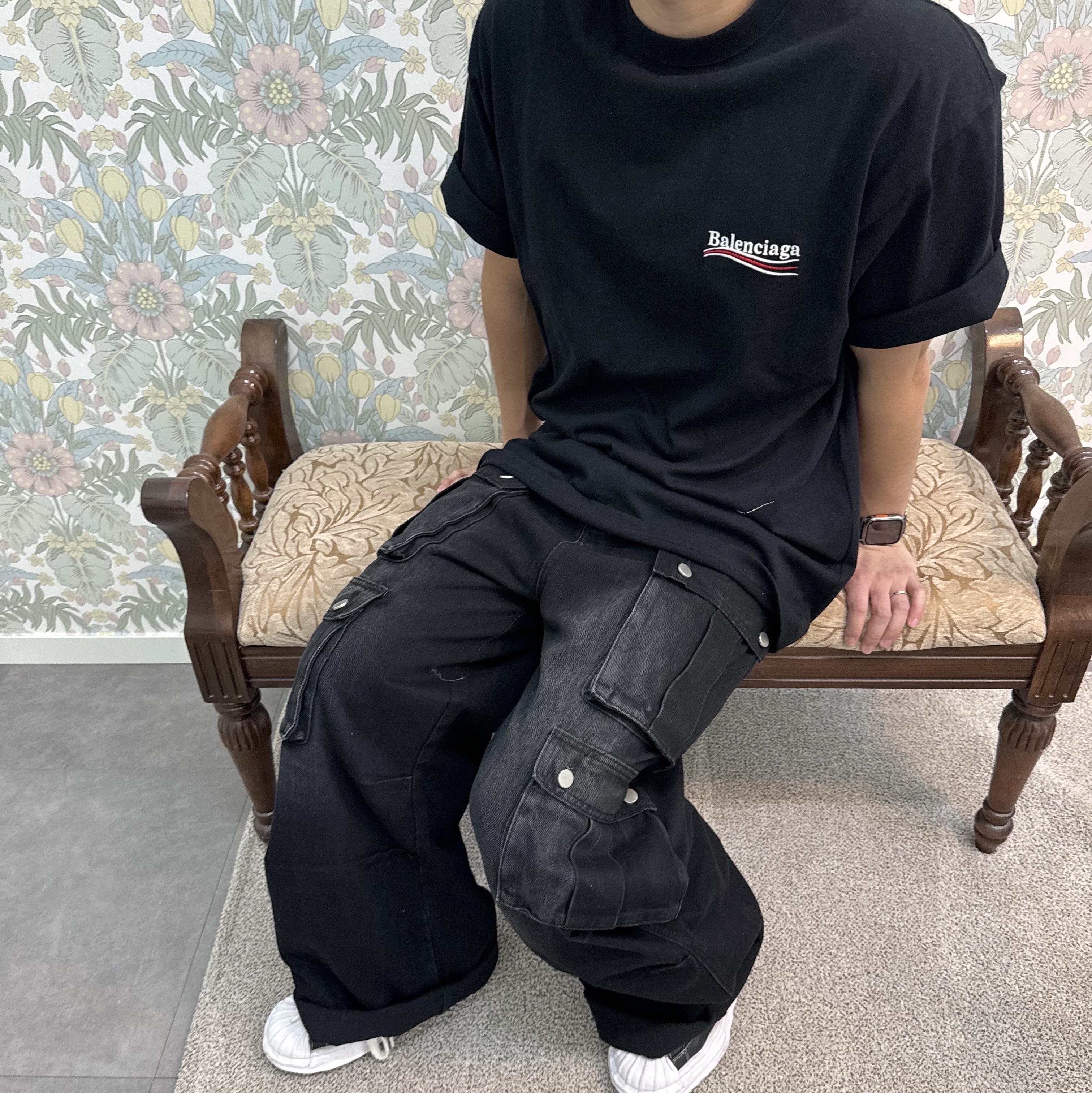 Maison Mihara Yasuhiro Blakey OG Sole Canvas Low-top Sneakers Black White, (W) Balenciaga Political Campaign Small Fit T-Shirt Black 착용 스타일 - 2