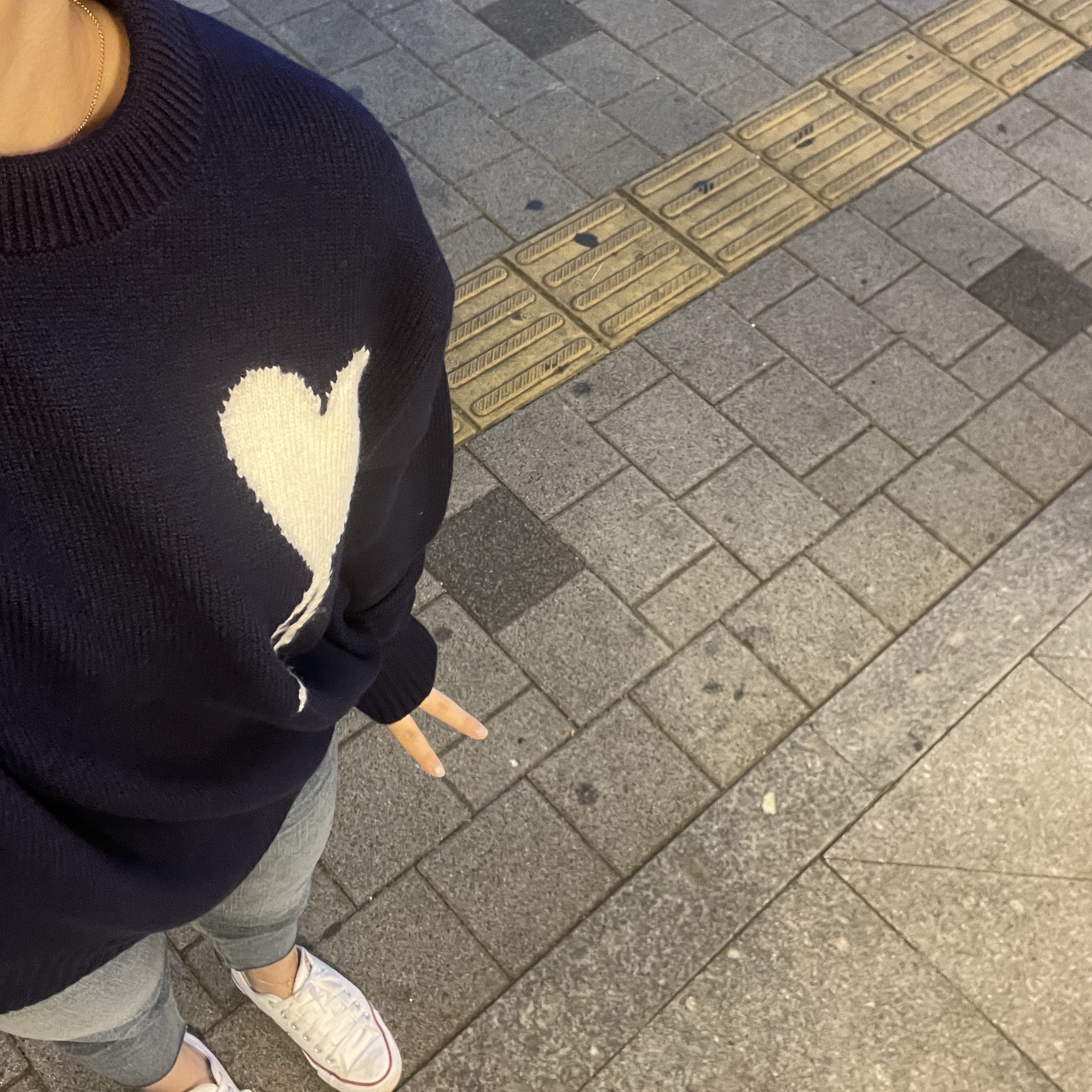 AMI de Coeur Oversize Intarsia Sweater Nautic Blue White 착용 스타일