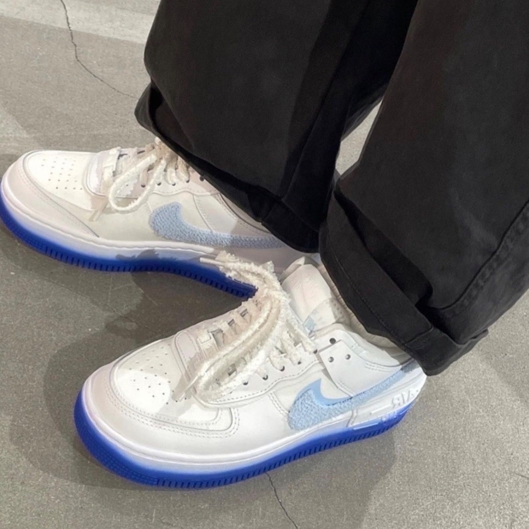 (W) Nike Air Force 1 Shadow White Blue Tint 착용 스타일 - 2