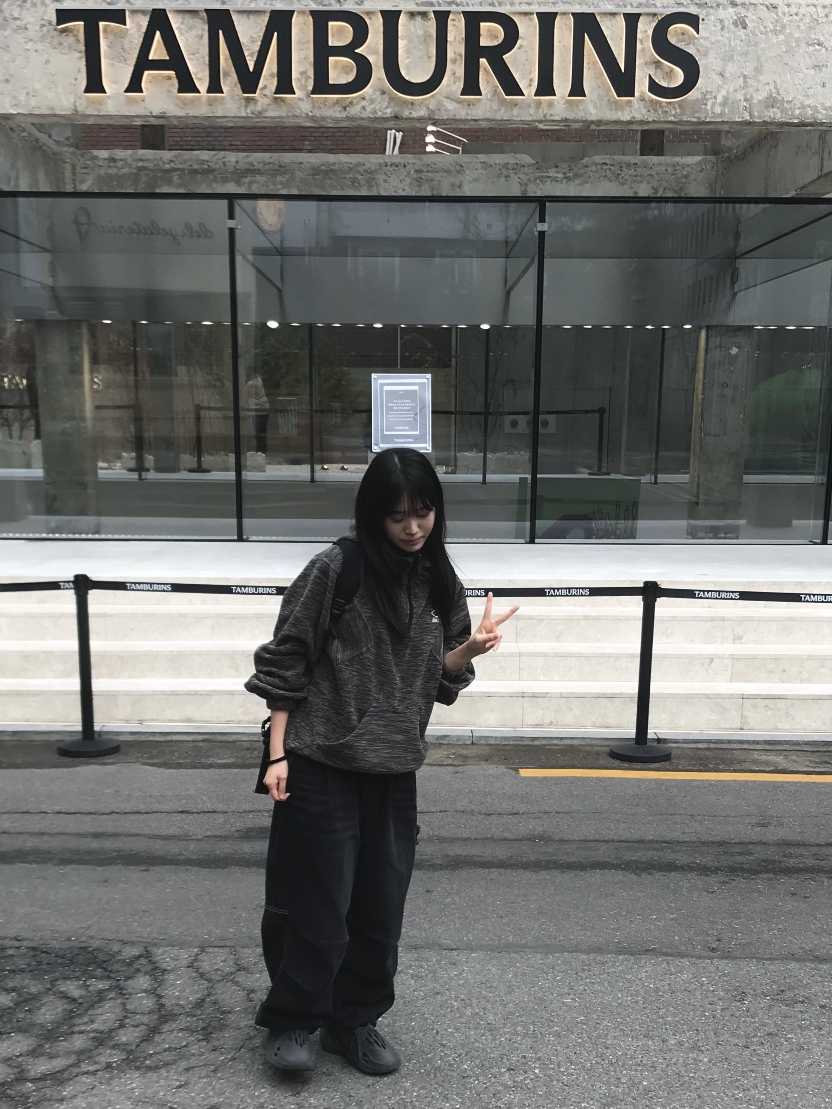 아디다스 이지 폼 러너 오닉스 착용 스타일 - 6