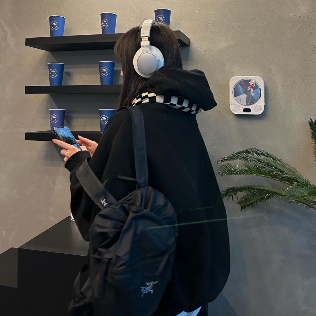 Arc'teryx Heliad 10 Backpack Black 착용 스타일