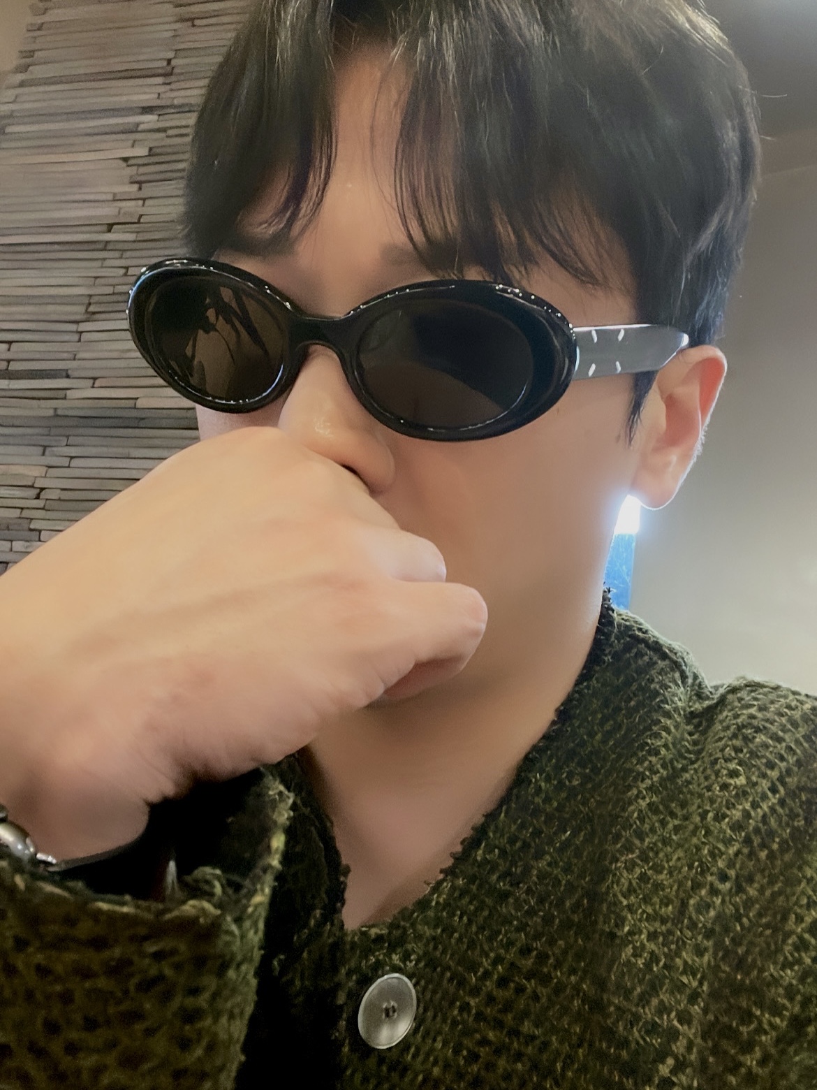 Gentle Monster x Maison Margiela MM005 Black Black 착용 스타일