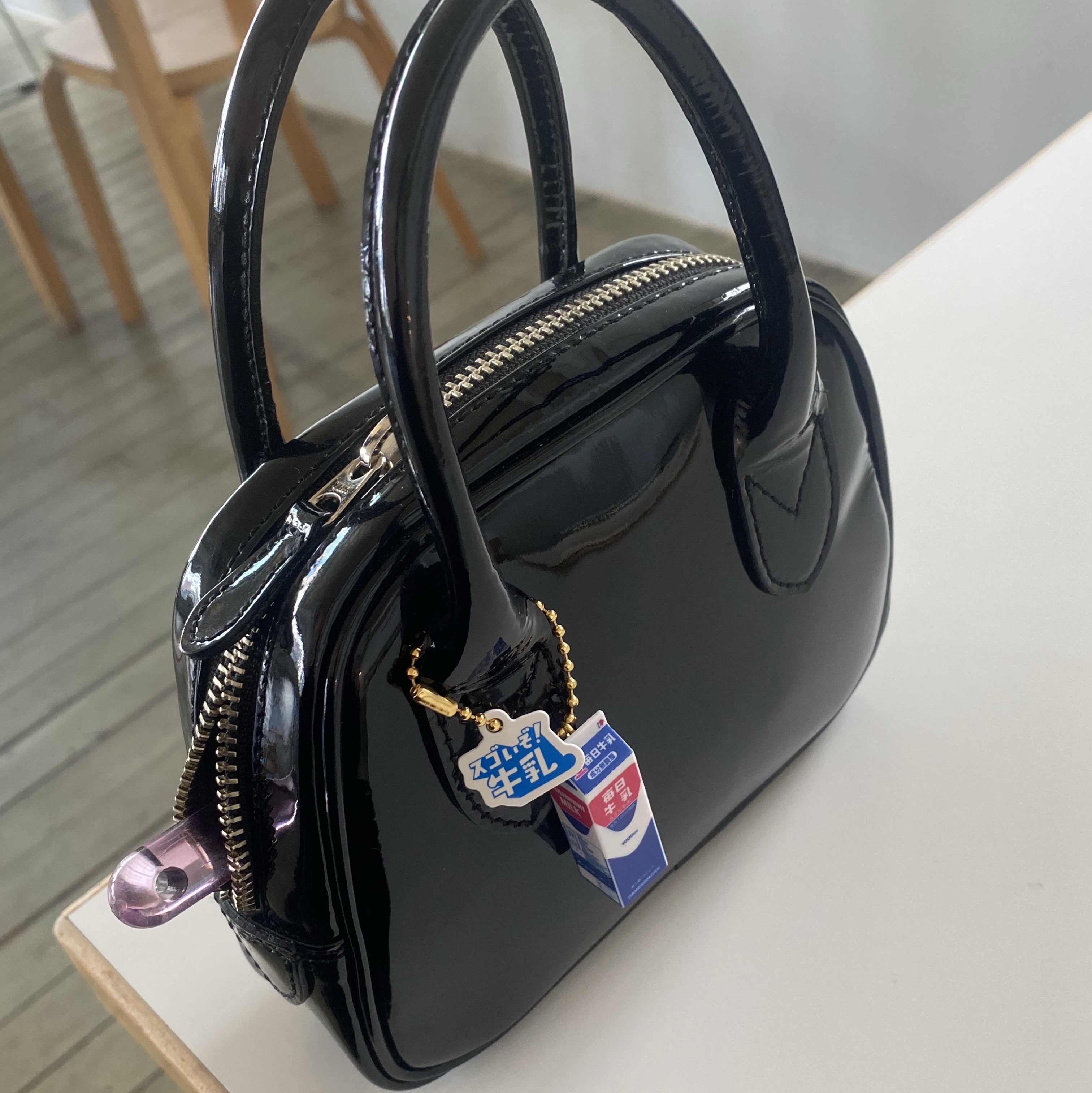 Comme des Garcons Round Anamel No.1 Aoyama Bag Black 착용 스타일