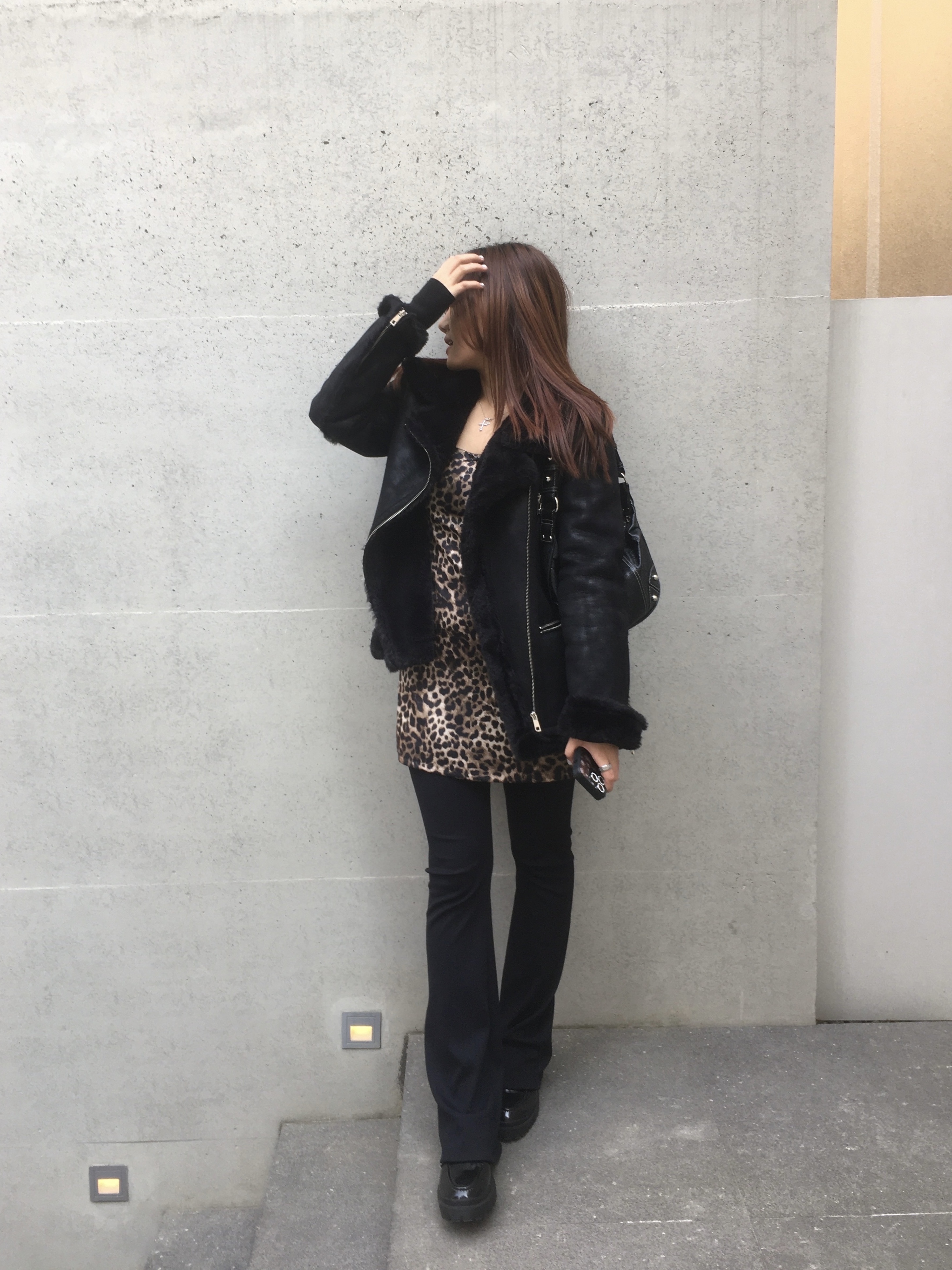 (W) Glowny Sahara Damaged Wool Knit Pants Charcoal, Threetimes Johnny Bag Black 착용 스타일 - 1