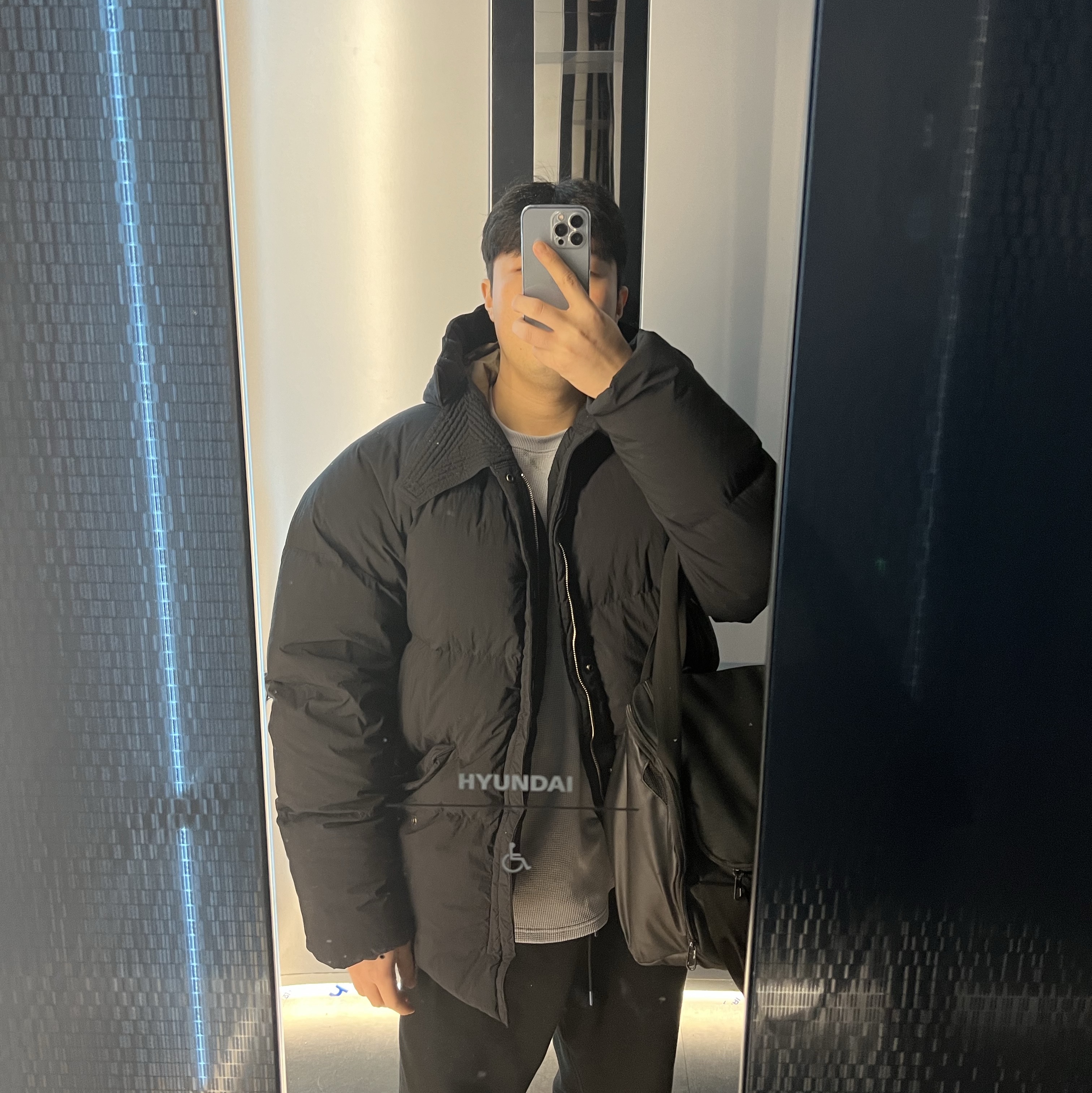 Ten C Artic Down Parka Black 착용 스타일