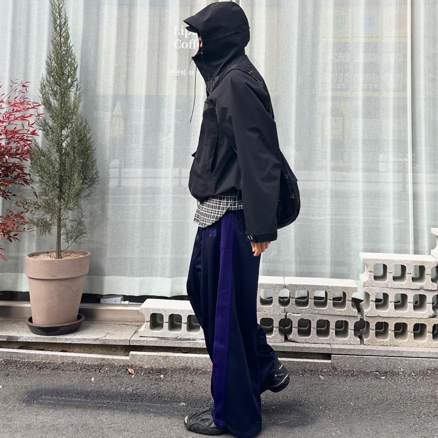 Needles H.D. Track Pants Poly Smooth Navy, Balenciaga Tyrex Sneakers Black 착용 스타일 - 2