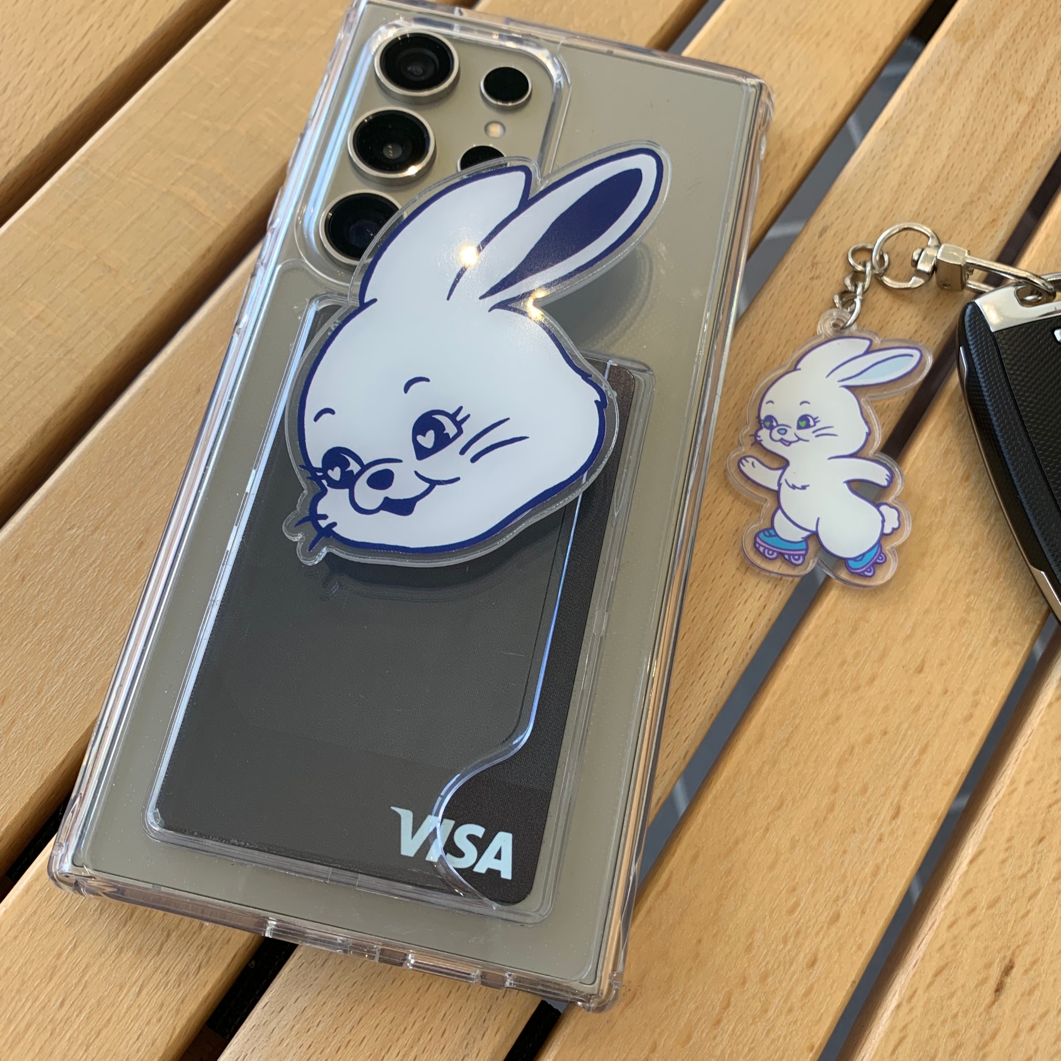 NewJeans Tokki Keyring White, NewJeans Tokki Smarttok White 착용 스타일