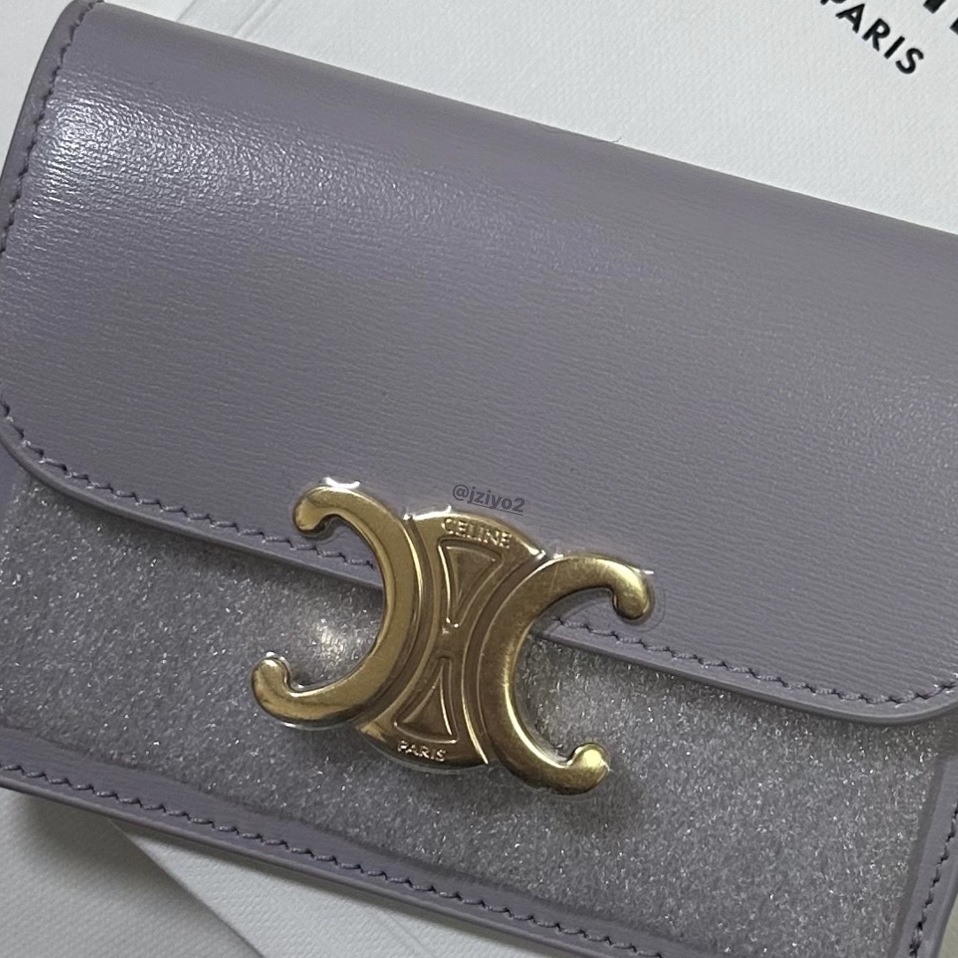 Celine Card Holder with Flap in Shiny Calfskin Light Lavender 착용 스타일