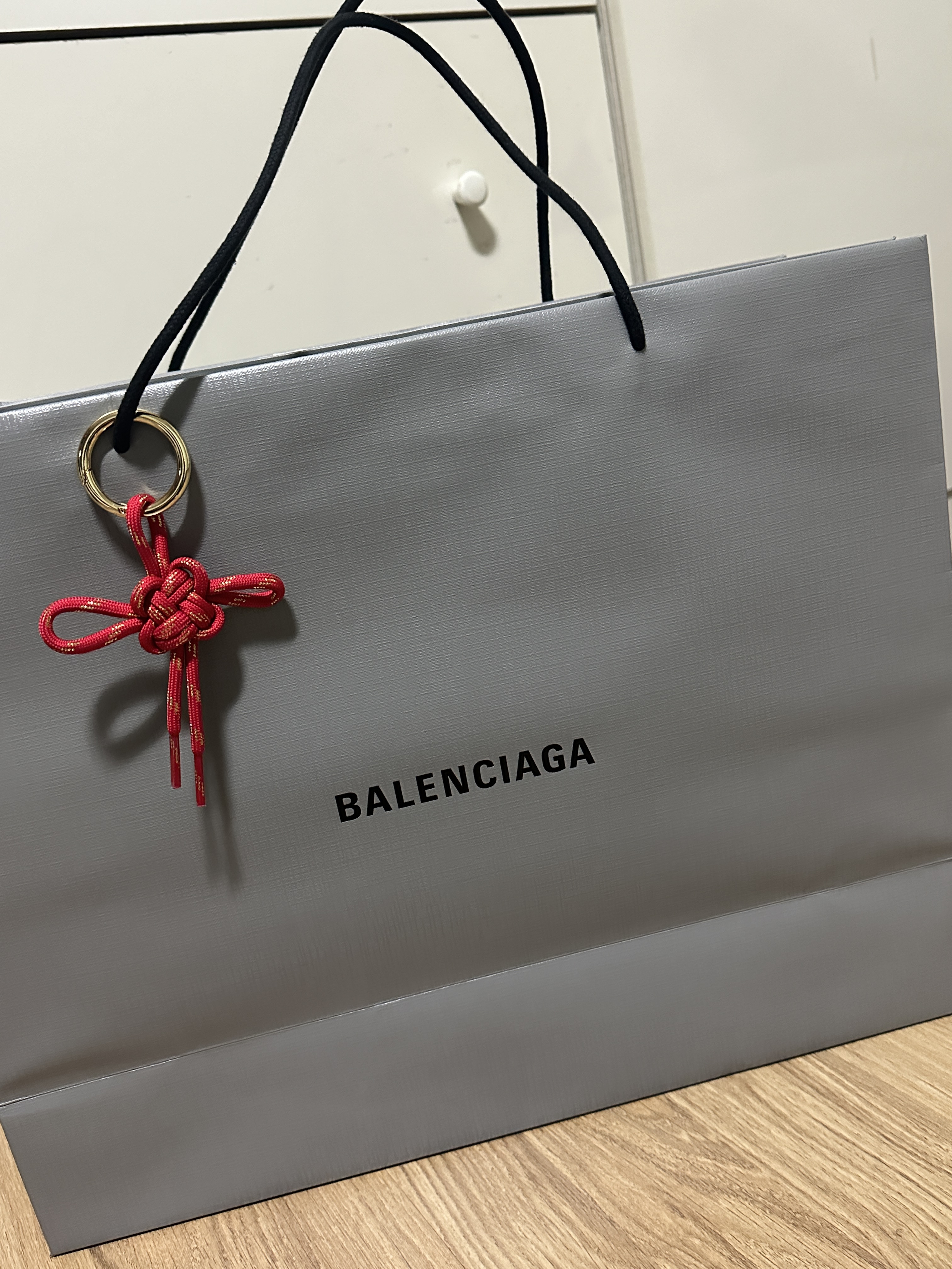 Balenciaga Flared Pants in Black 착용 스타일 - 3