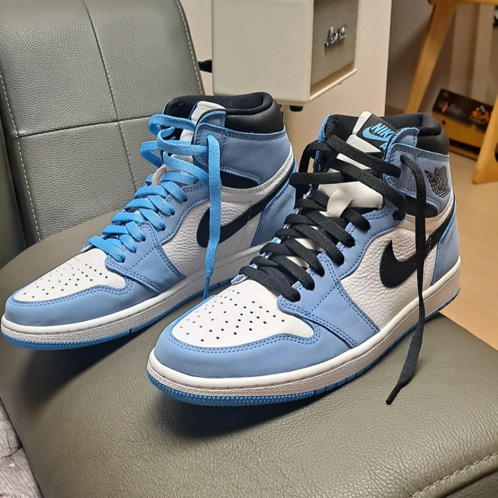 Jordan 1 Retro High OG University Blue 착용 스타일 - 1
