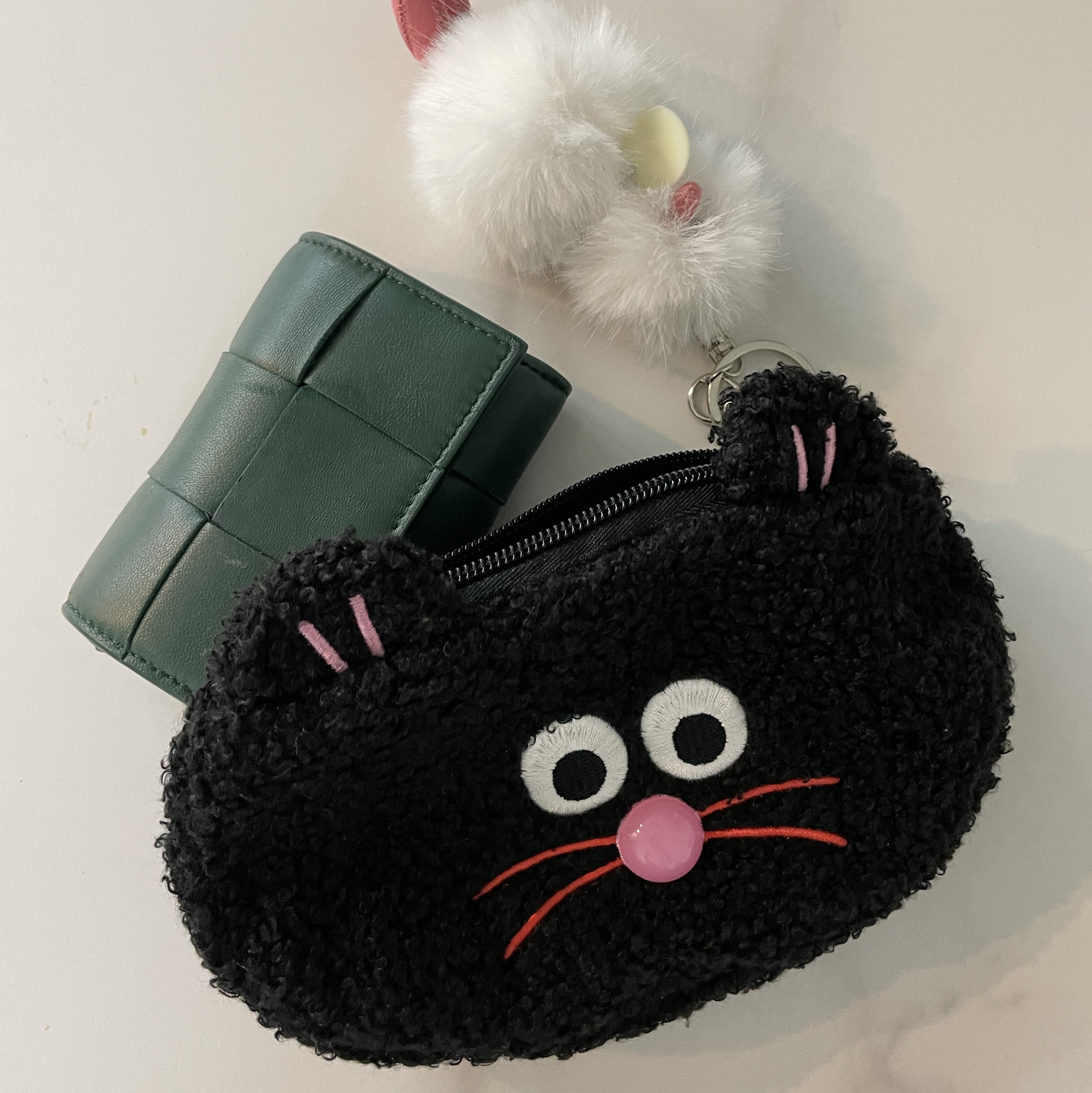 Monamhee Pouch Black, Cosymosy Mini Bird Keyring White - Renewal Ver. 착용 스타일 - 4