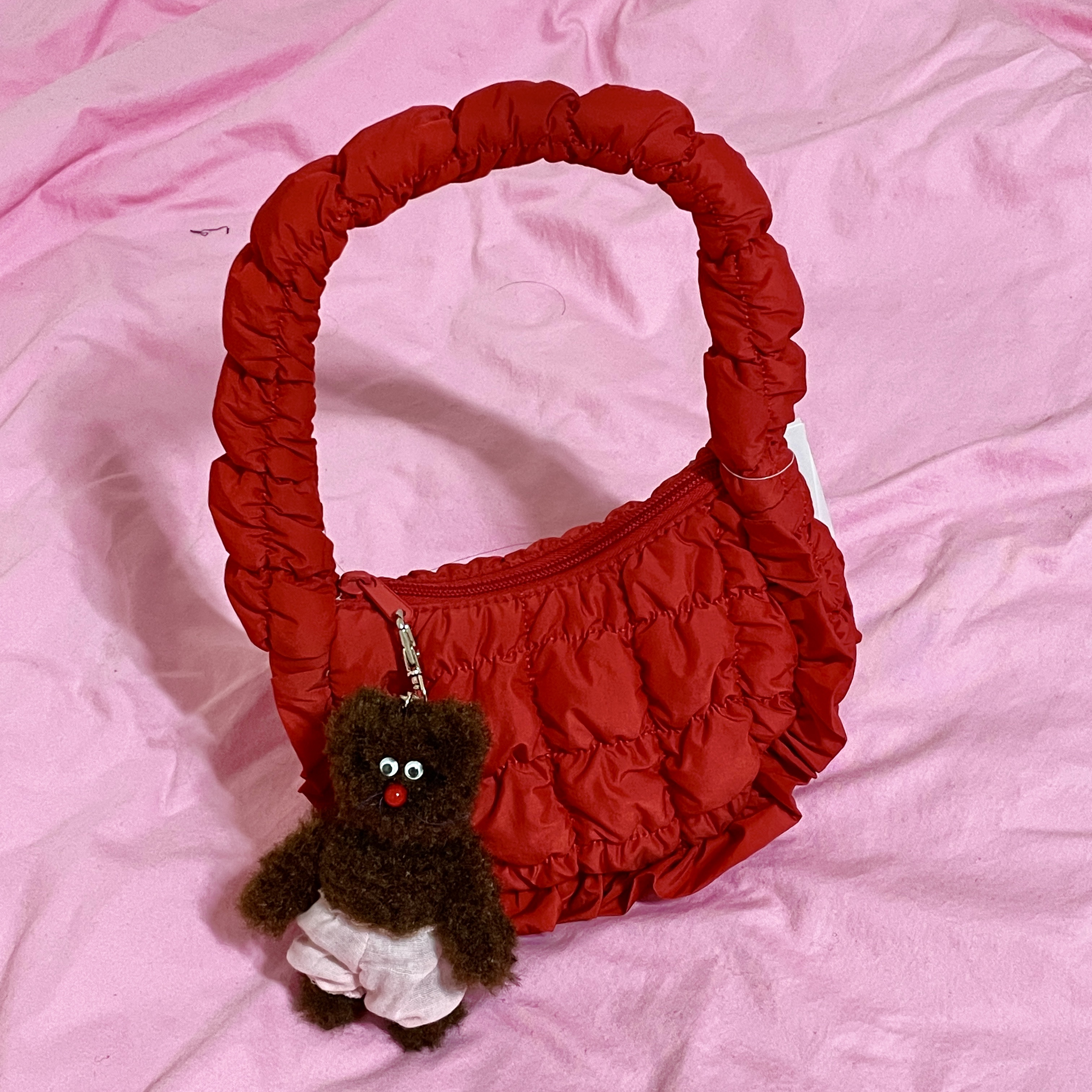 Monamhee Bred Keyring with Pink Pants Brown, Monamhee x Amore Mall Rudolhee Phone Strap 착용 스타일 - 1