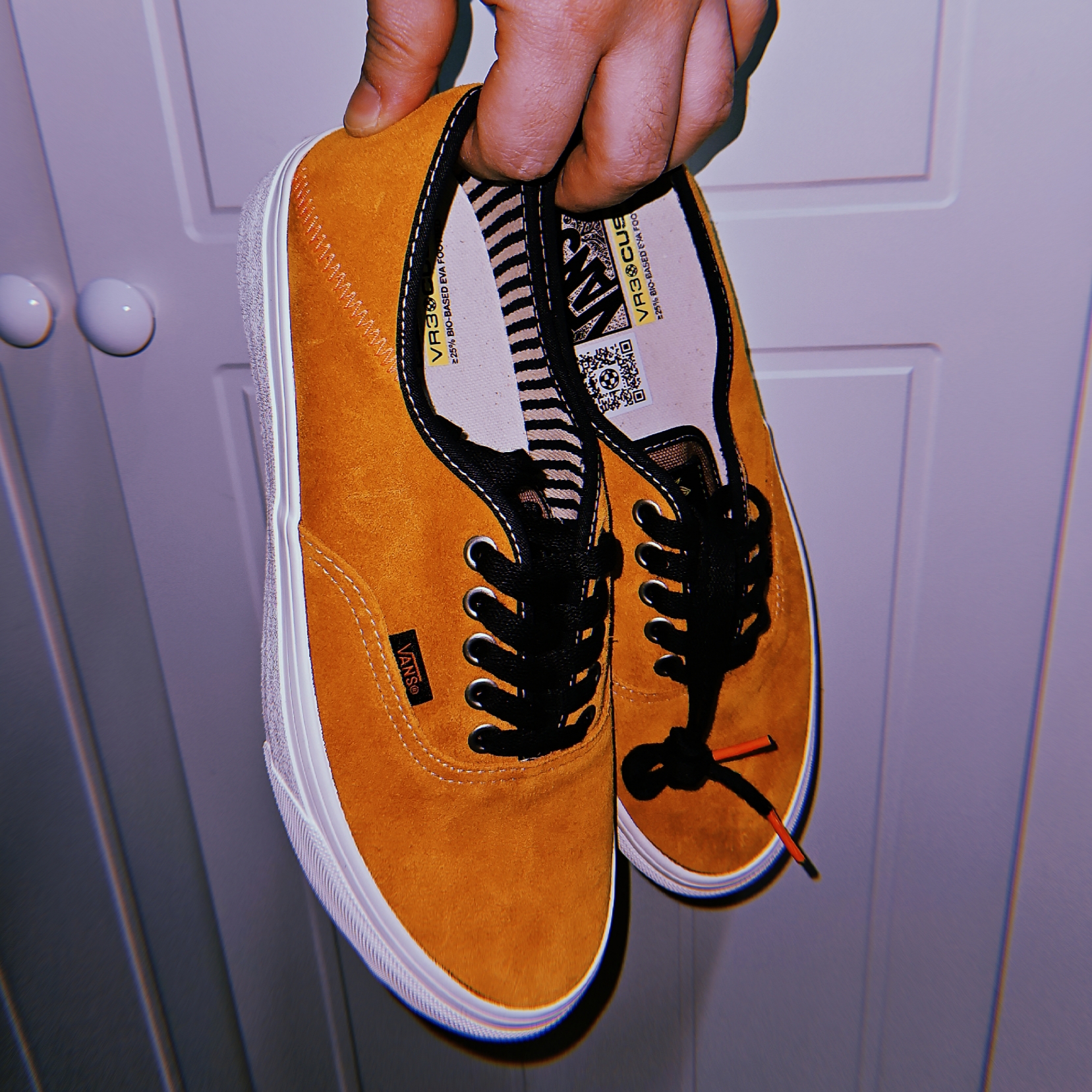 Vans Authentic Convert Growth Garden Sunflower 착용 스타일