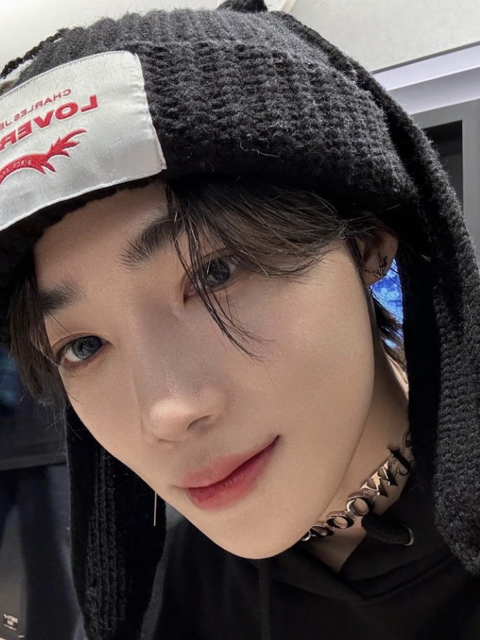 Charles Jeffrey Loverboy Chunky Rabbit Beanie Black 착용 스타일