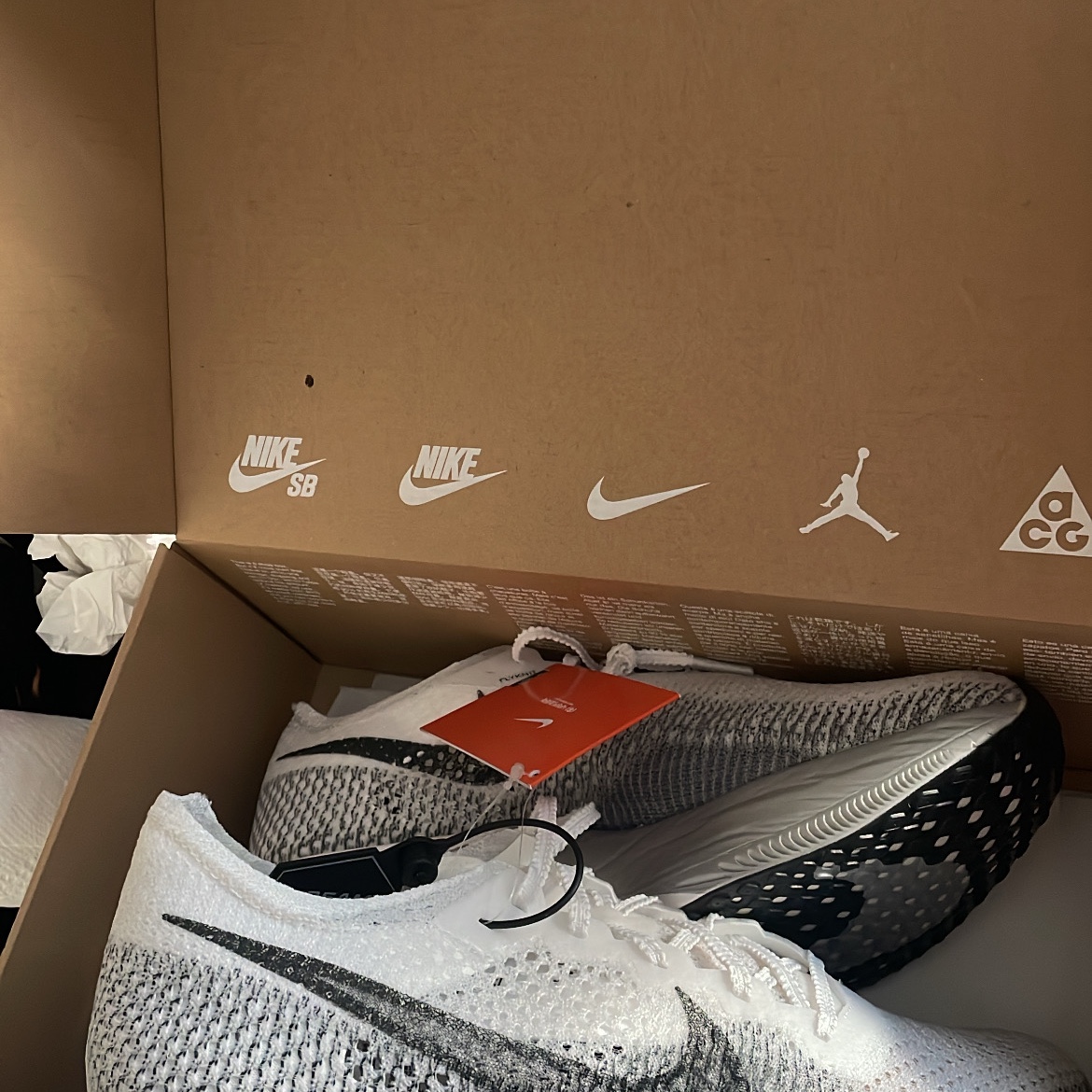 Nike ZoomX Vaporfly Next% 3 White Grey 착용 스타일