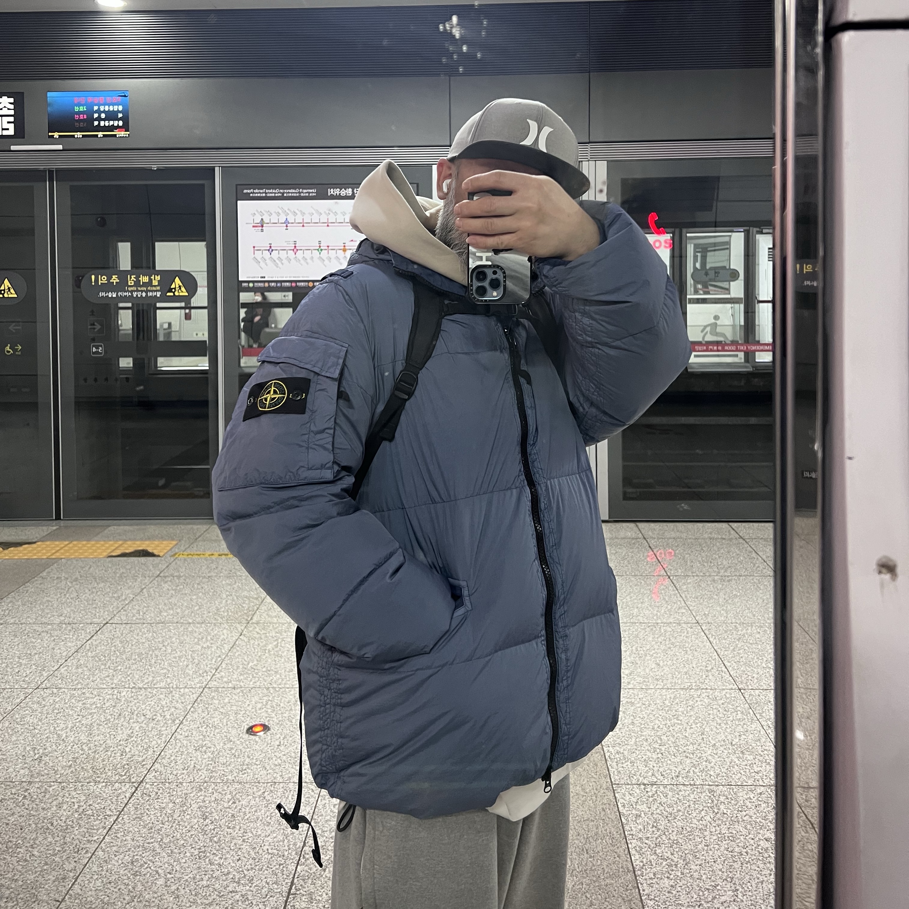 Stone Island 40223 Garment Dyed Crinkle Reps Down Jacket Avio Blue - 22FW, Nike NRG Solo Swoosh Fleece Pants Dark Grey Heather - US/EU 착용 스타일