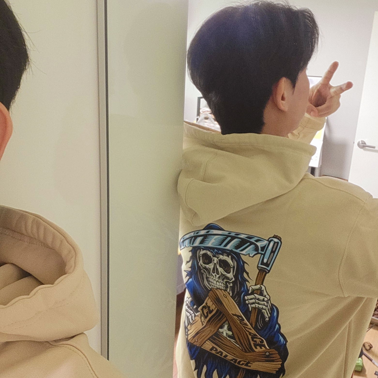 Palace Reaper Hood Camel - 23FW 착용 스타일 - 1