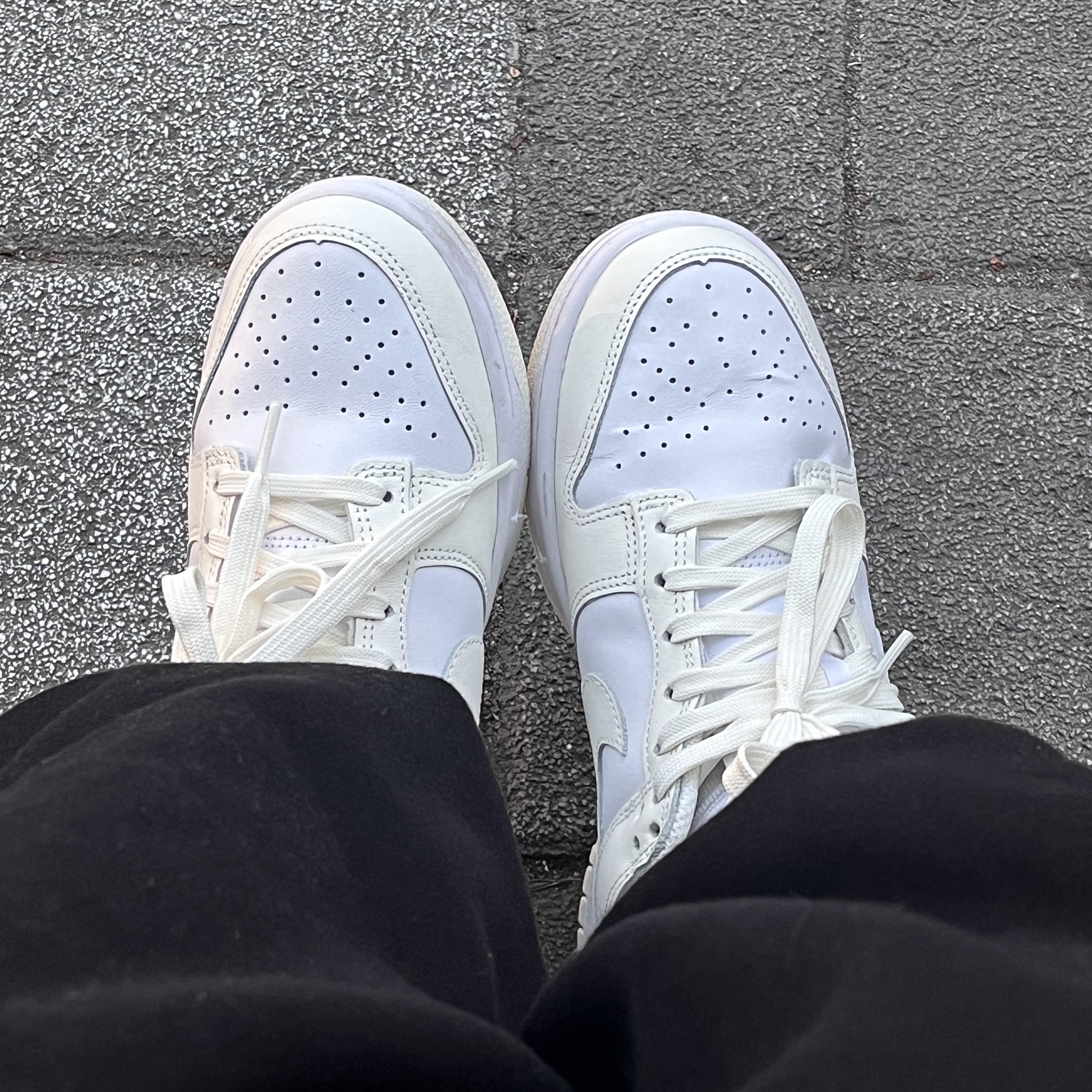 (W) Nike Dunk Low White and Sail 착용 스타일