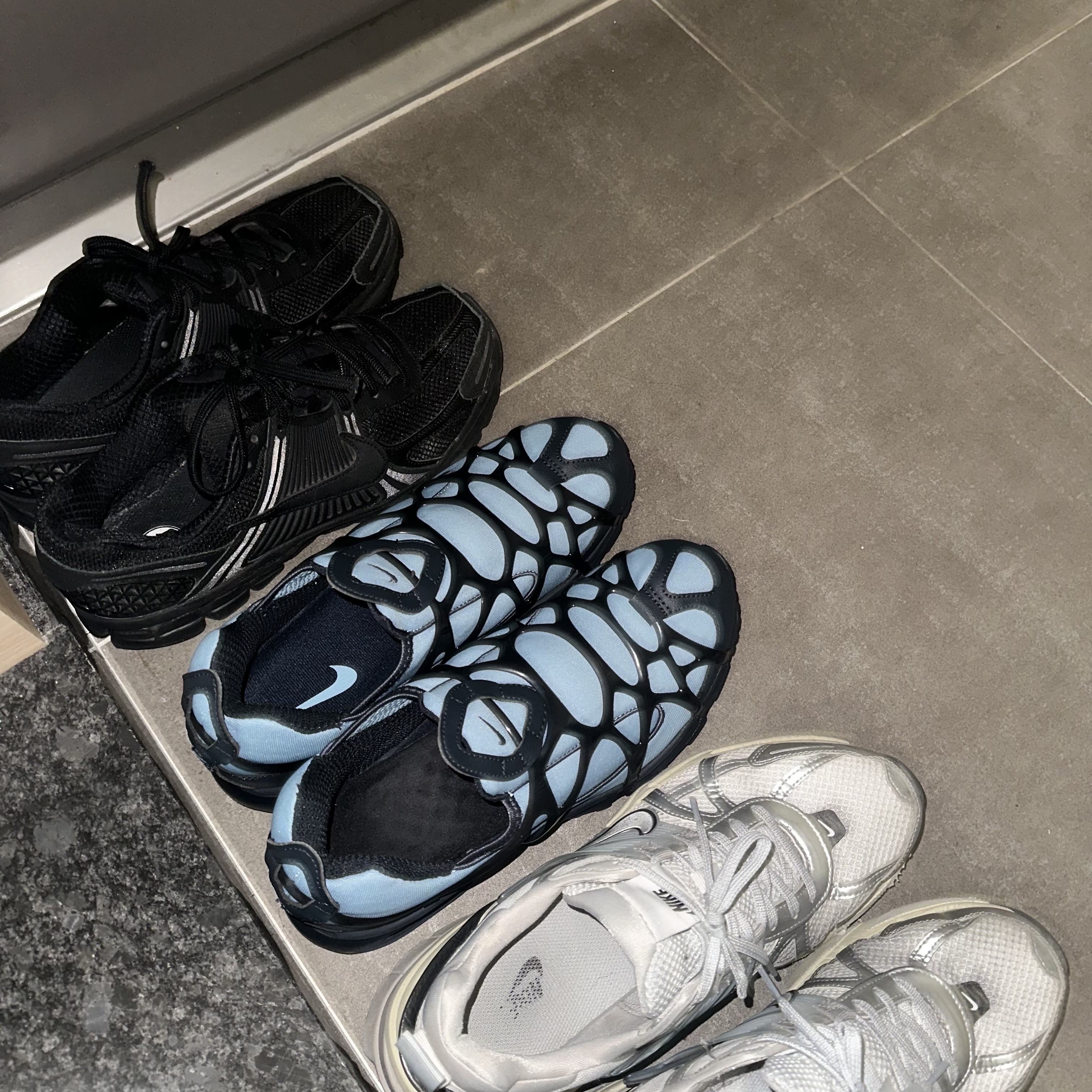 Nike Zoom Vomero 5 SP Black, Nike Air Kukini Worn Blue Obsidian 착용 스타일