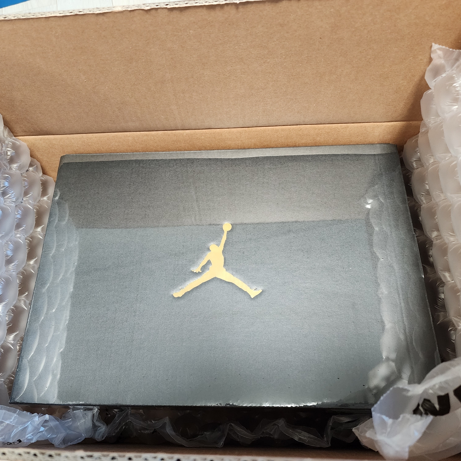 Jordan 1 Mid Black Fire Red 착용 스타일 - 6