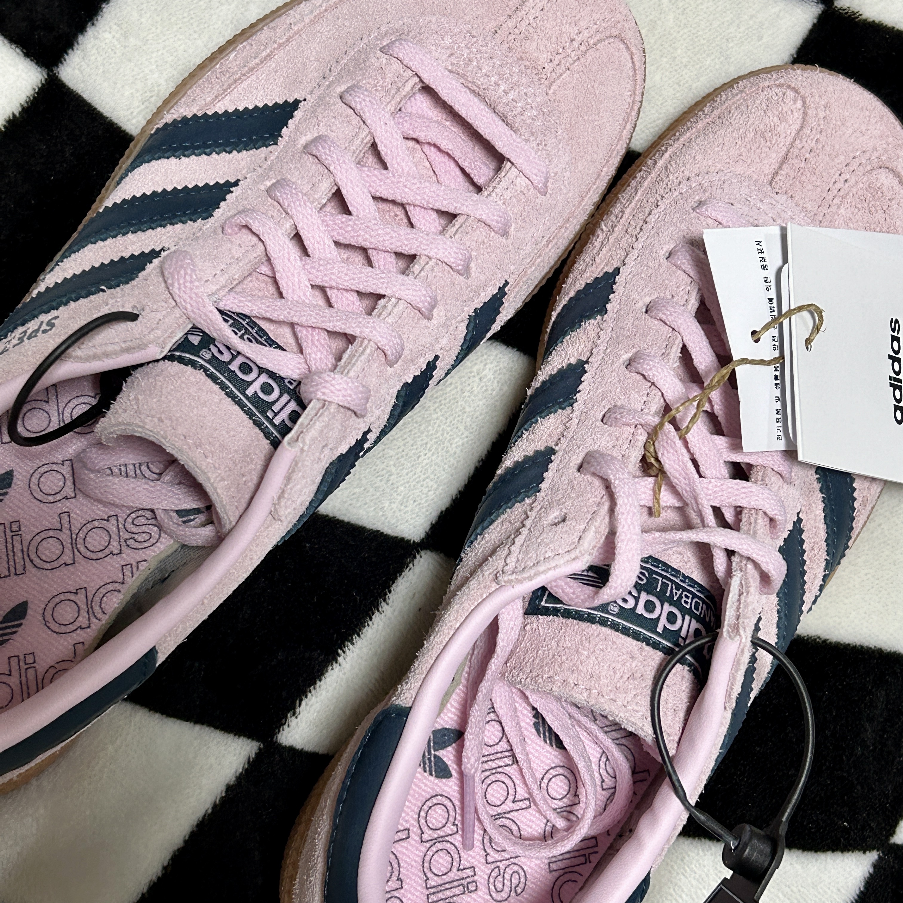 (W) Adidas Spezial Handball Clear Pink 착용 스타일