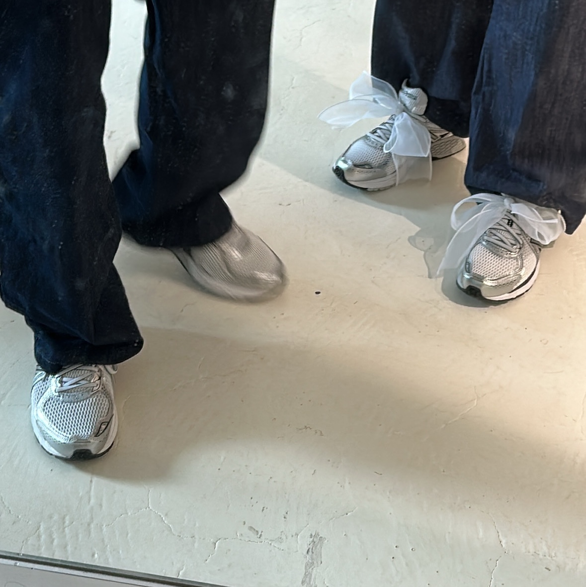 New Balance 860v2 White Black 착용 스타일