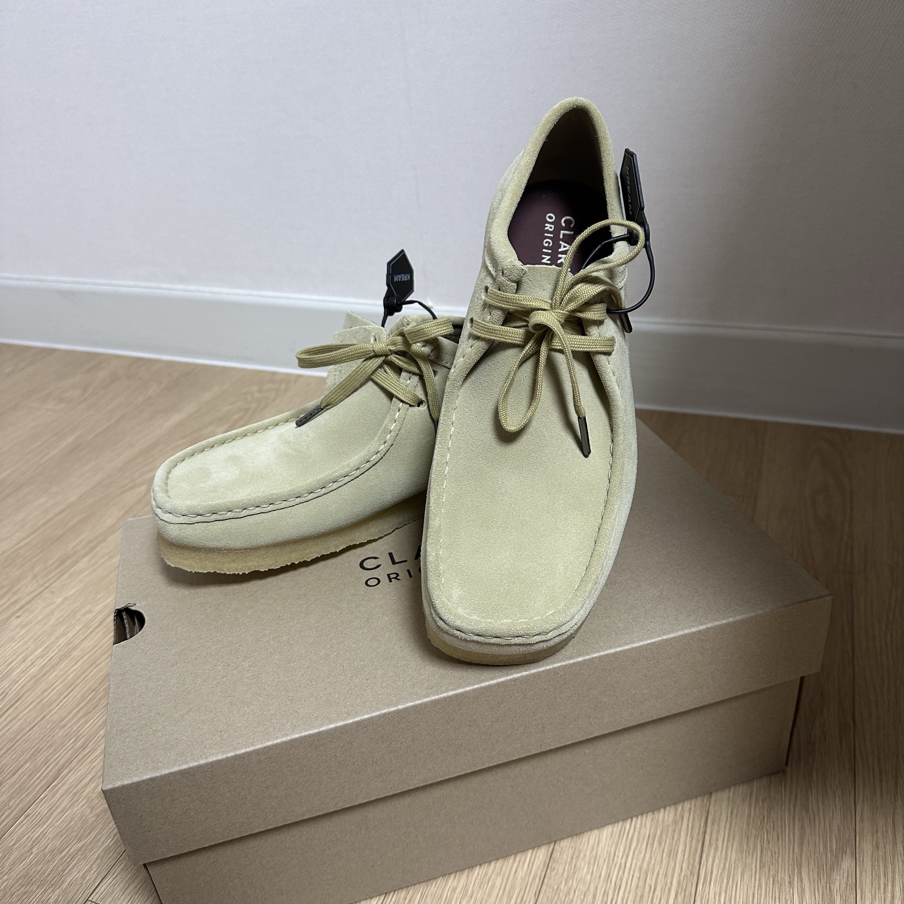 Clarks Wallabee Maple Suede 착용 스타일