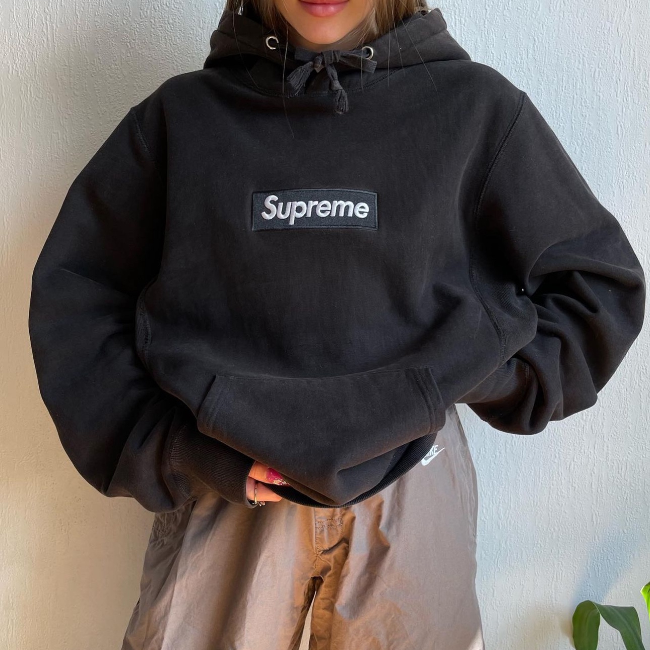 Supreme Box Logo Hooded Sweatshirt Red - 23FW, Supreme Box Logo Hooded Sweatshirt Ash Grey - 23FW 착용 스타일 - 5
