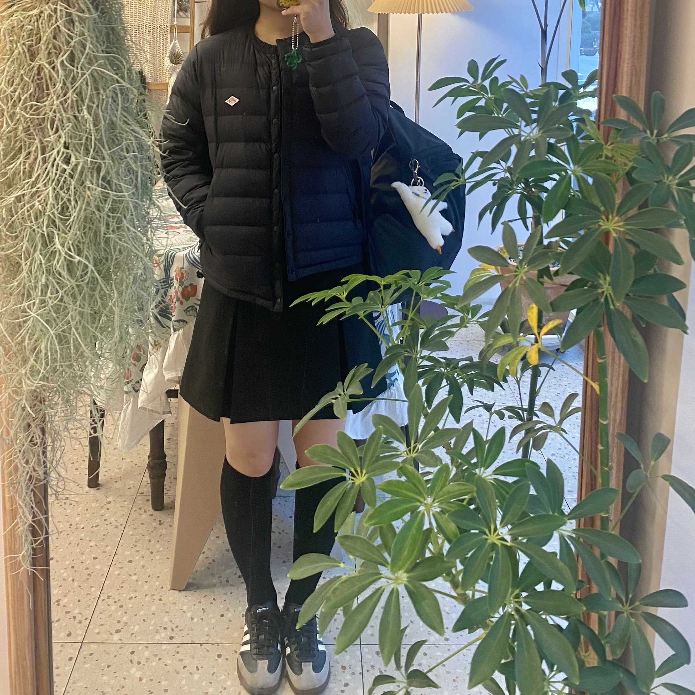 Danton Inner Down Crewneck Jacket Black, Arc'teryx Heliad 15 Backpack Black 착용 스타일
