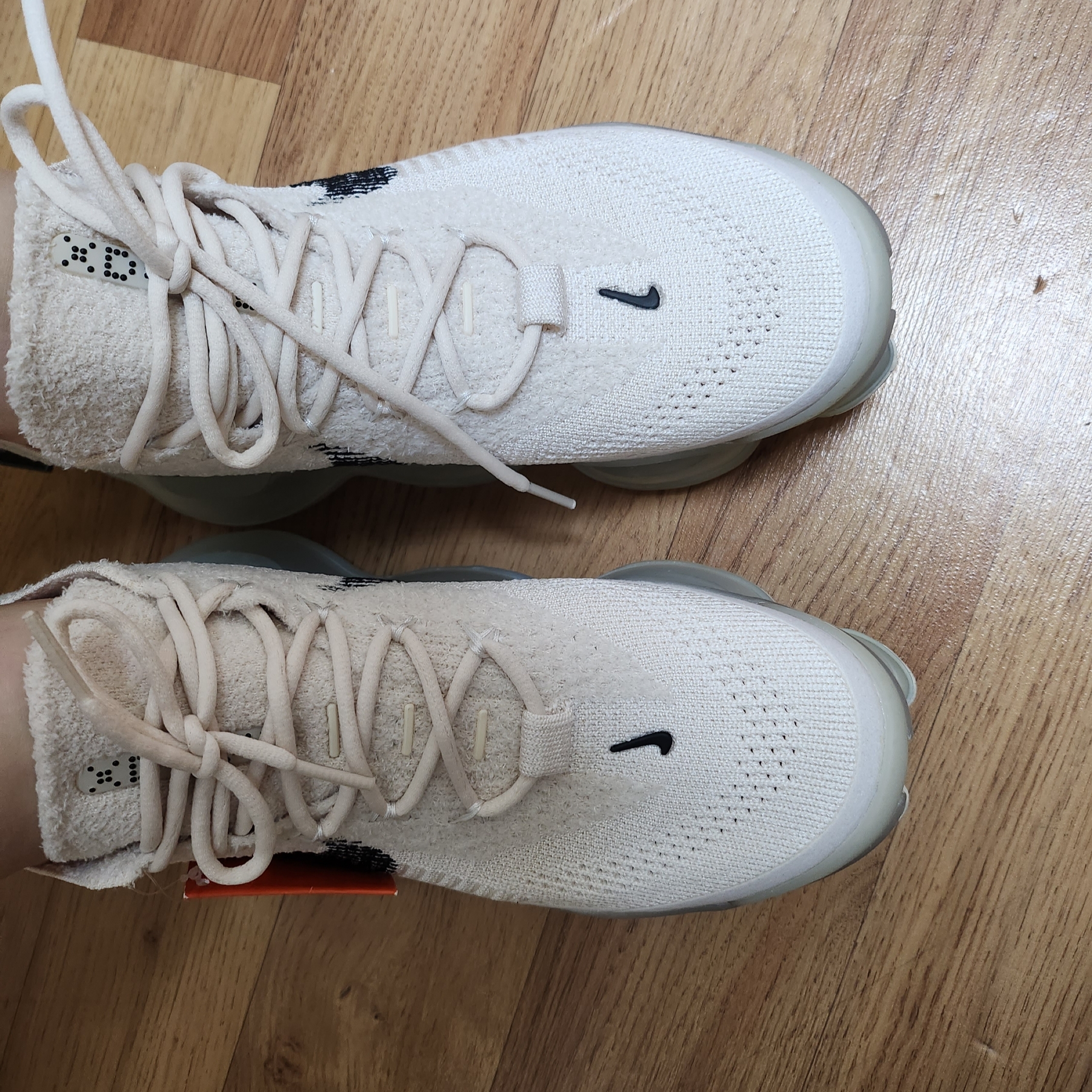 Nike Air Max Scorpion Flyknit Lemon Wash 착용 스타일