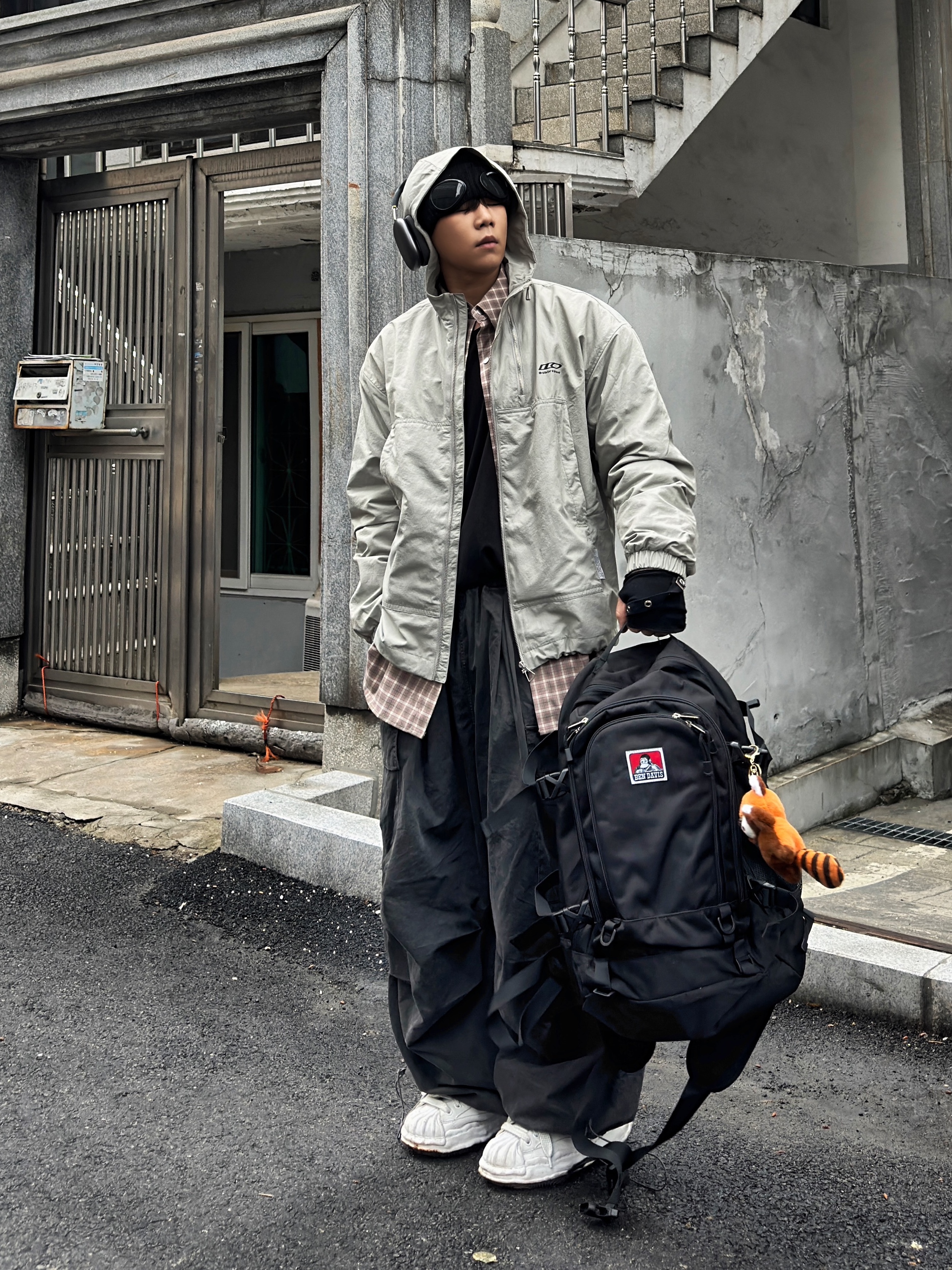 Apple AirPods Max Lightning Space Gray (Korean Ver.), C.P. Company Cotton Goggle Beanie Black - 21SS 착용 스타일 - 7