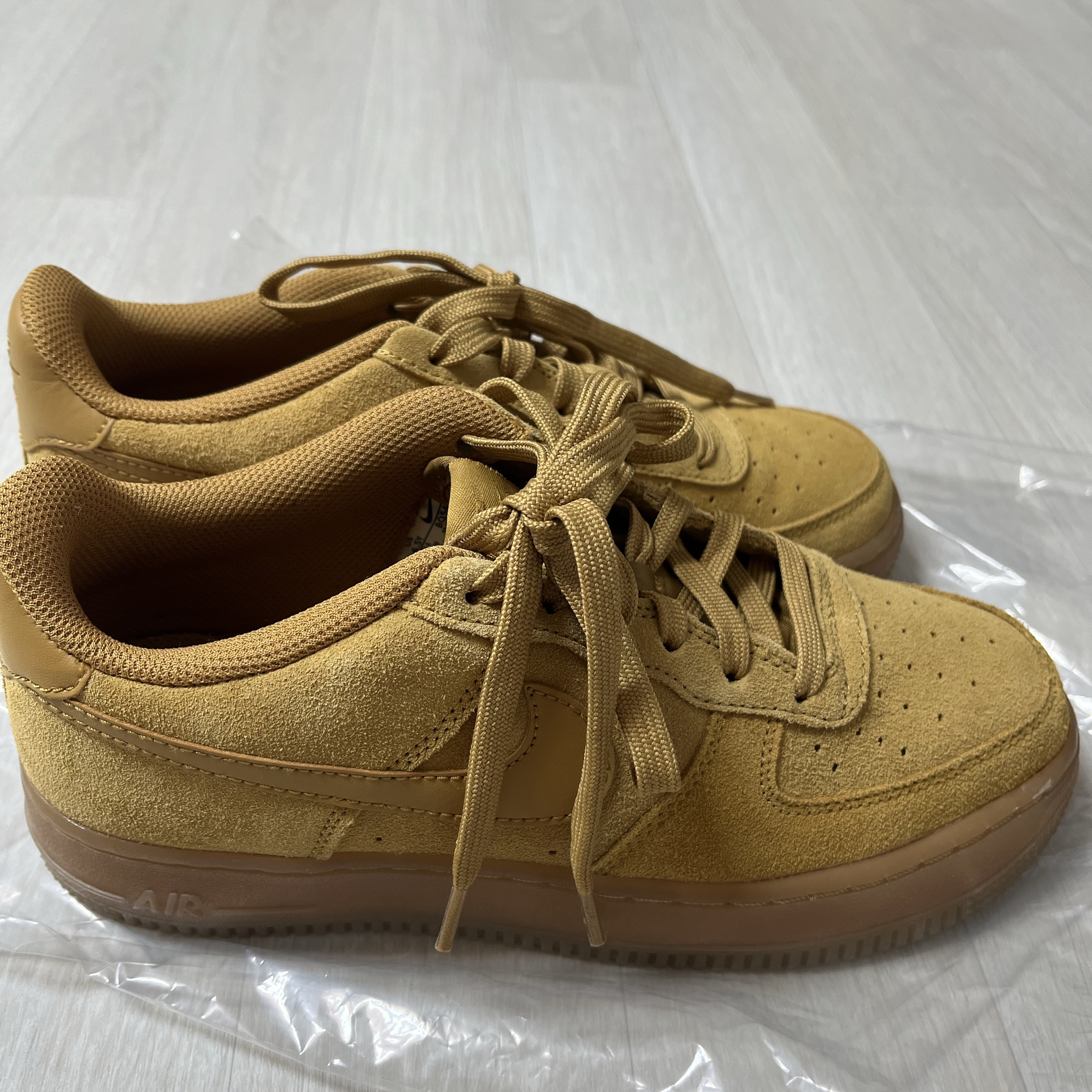 (GS) Nike Air Force 1 LV8 3 Wheat 착용 스타일