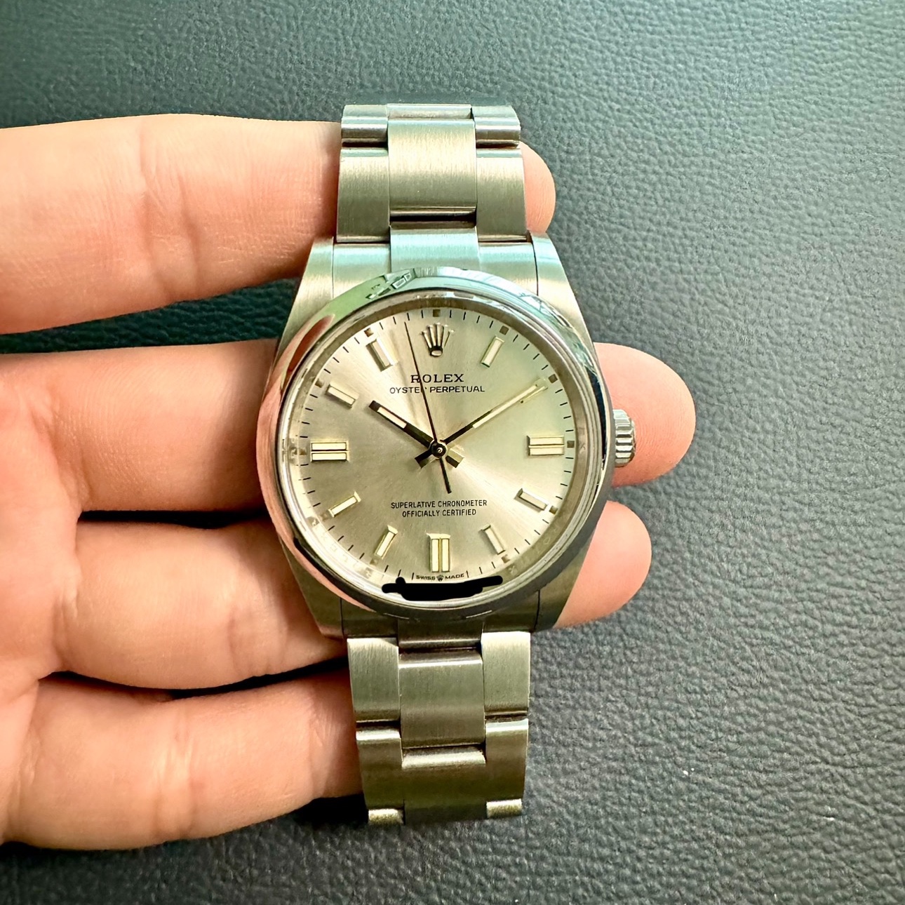 Rolex Oyster Perpetual 36mm 126000 Silver Oyster, Essentials Crewneck Sweatshirt Off Black - 22FW 착용 스타일 - 2