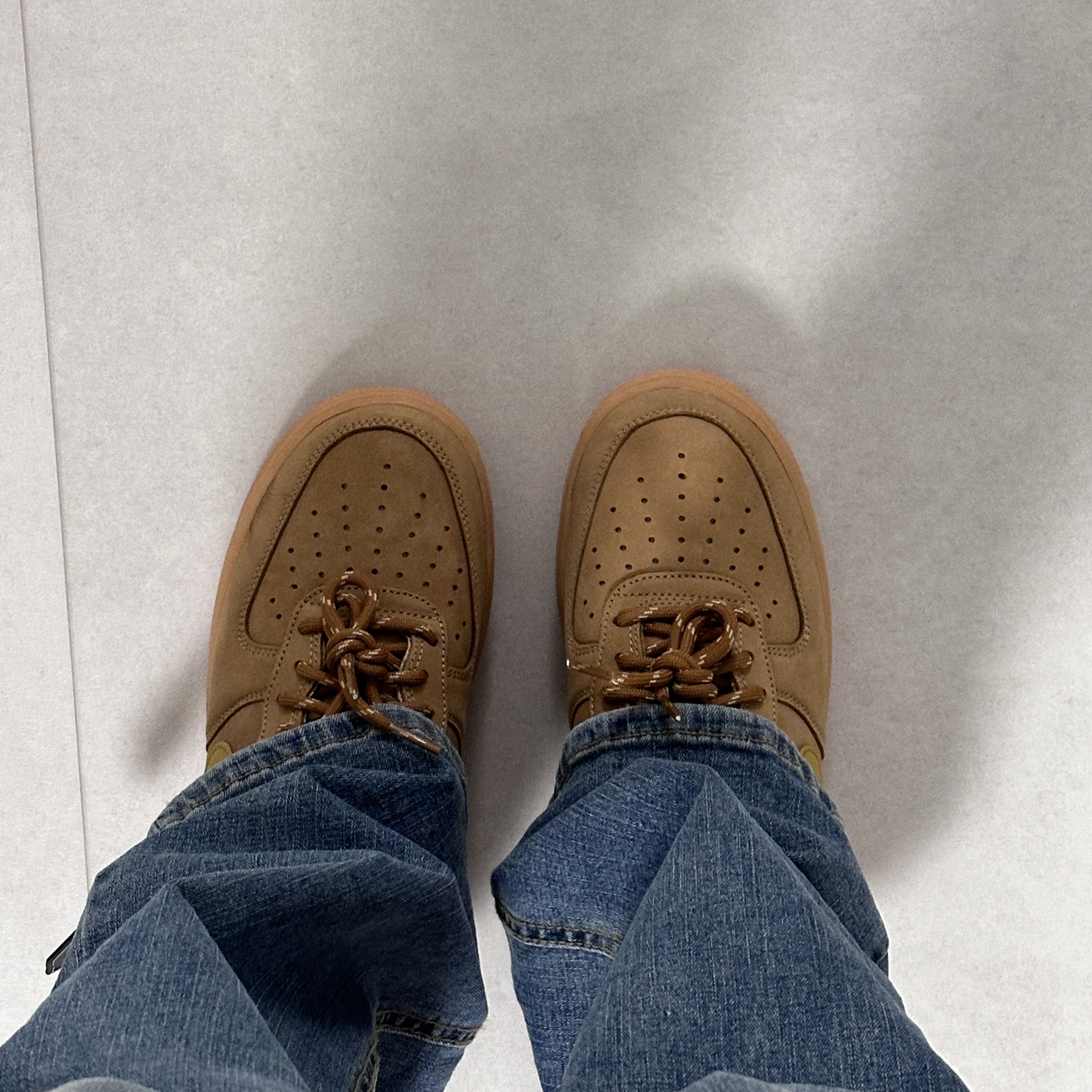 Nike Air Force 1 '07 WB Flax 착용 스타일