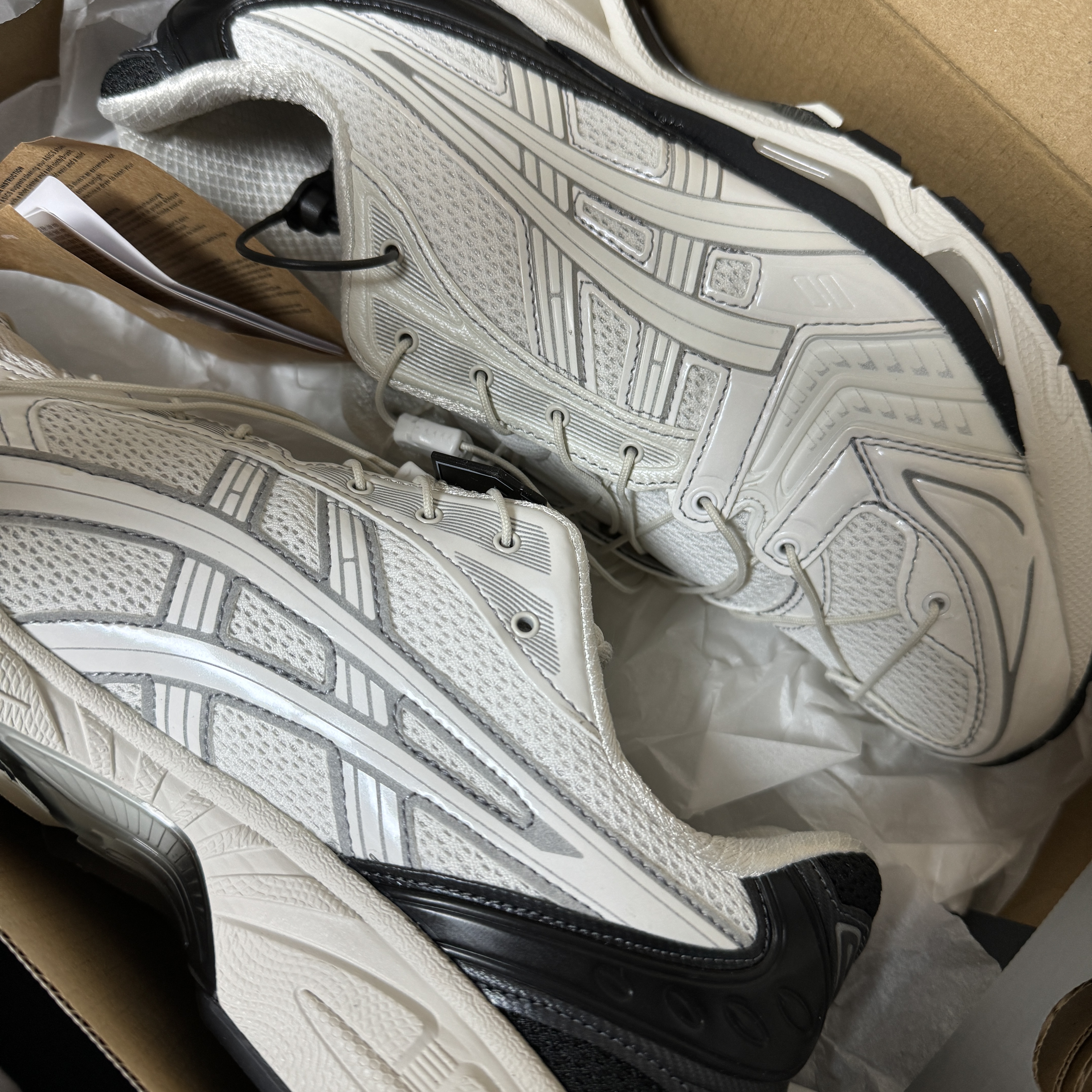 Asics x Unaffected Gel-Kayano 14 Galaxy White 착용 스타일