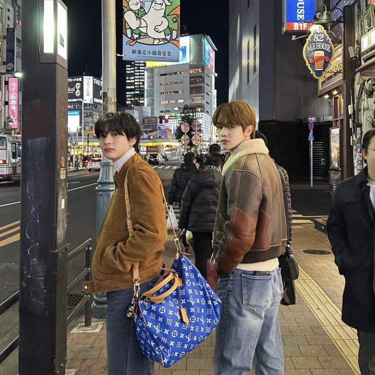 Louis Vuitton Speedy P9 Bandouliere 25 Monogram Blue 착용 스타일